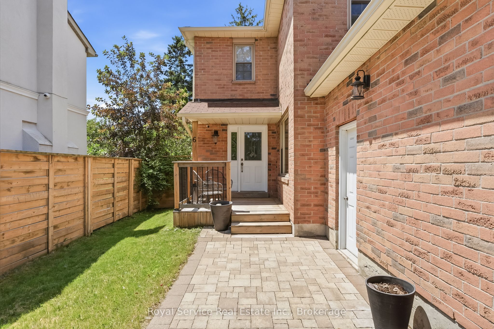6 Gilmour Drive Property Photo 3
