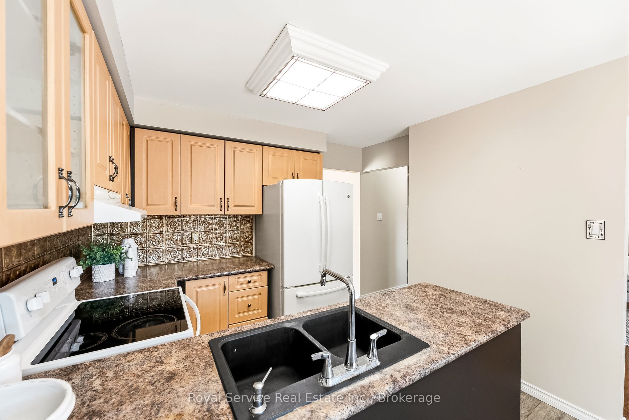6 Gilmour Drive Property Photo 15