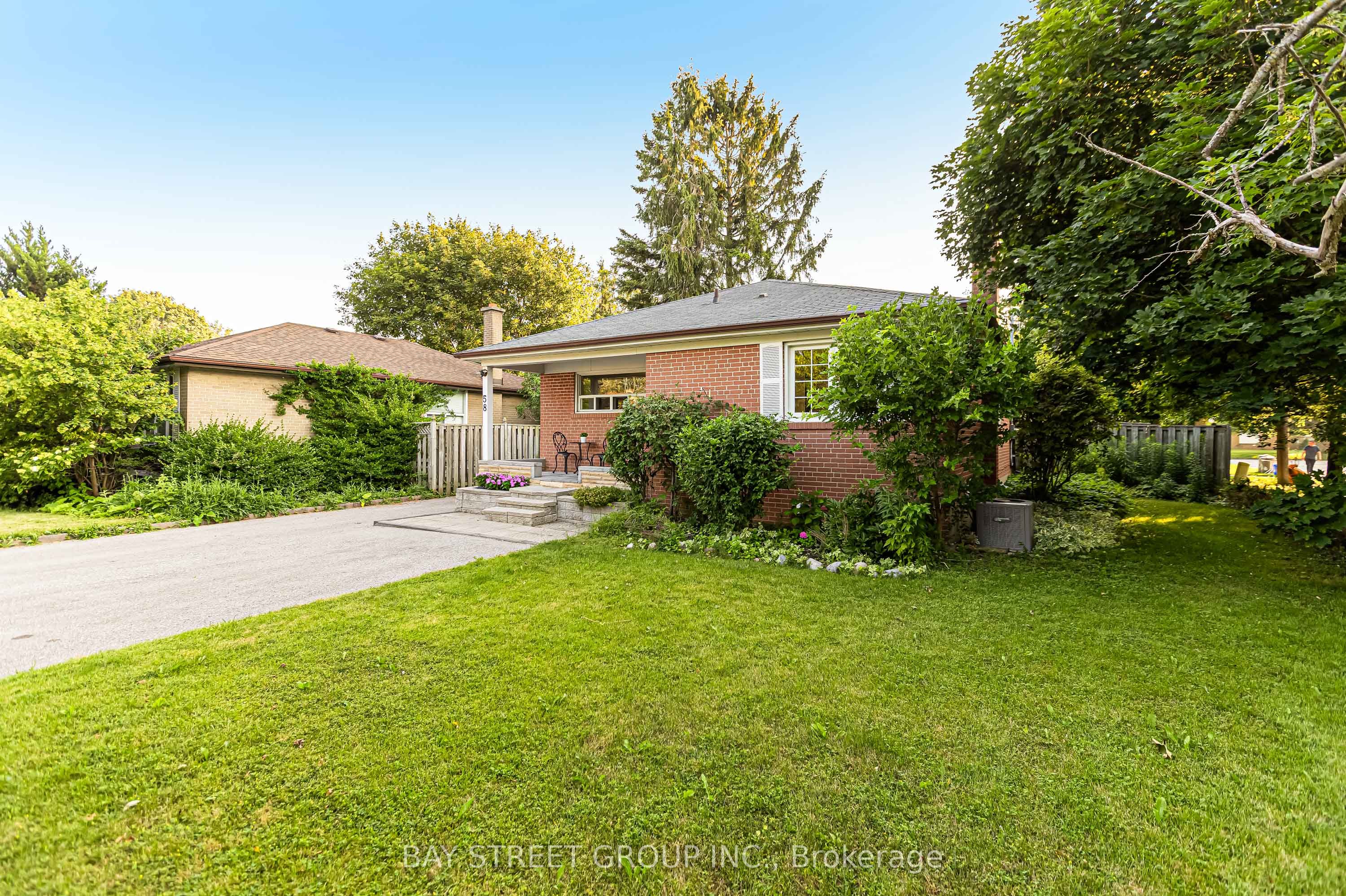 58 Billingsgate Crescent Property Photo 3