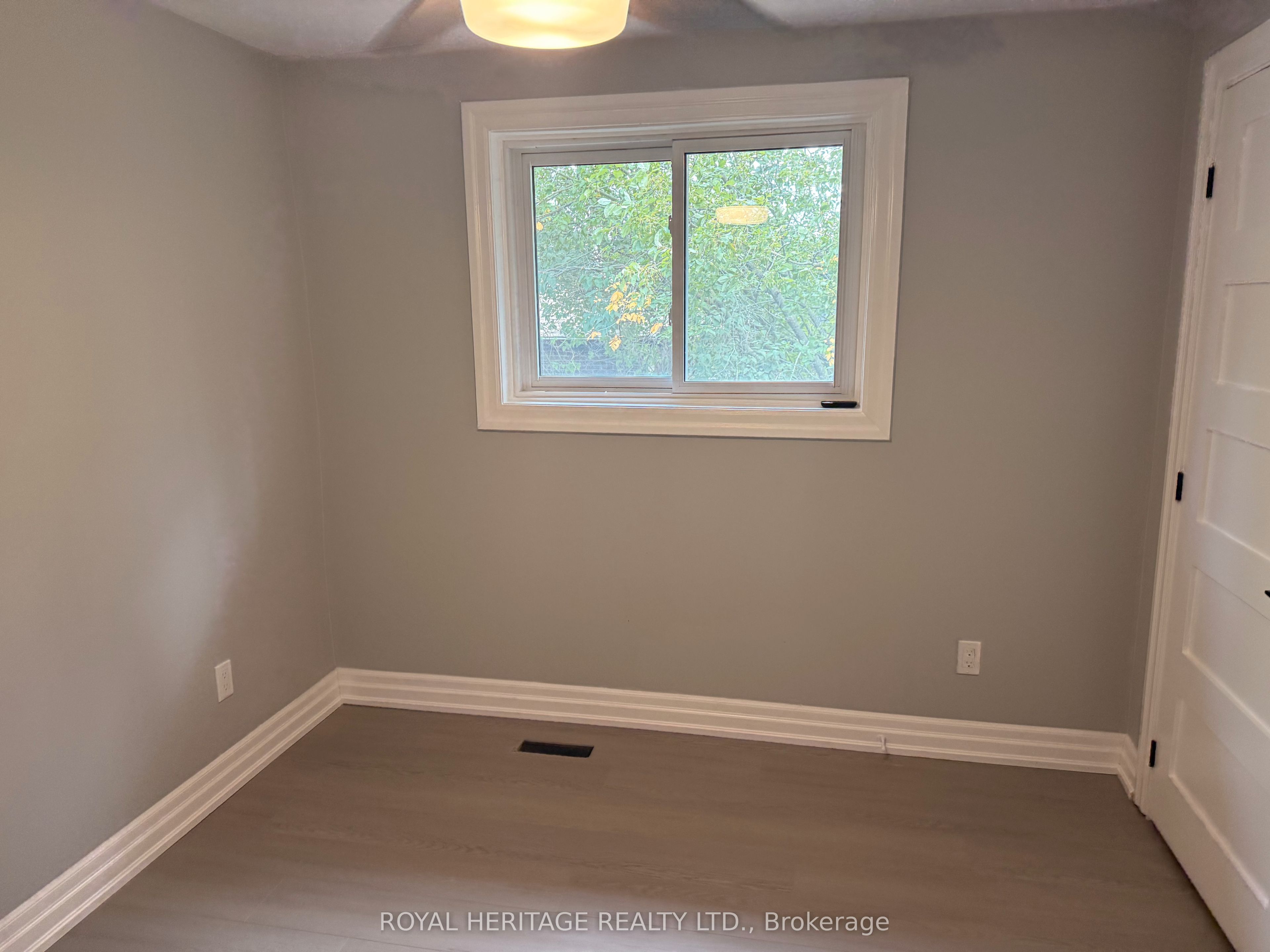 286 Lorindale Drive B Property Photo 3