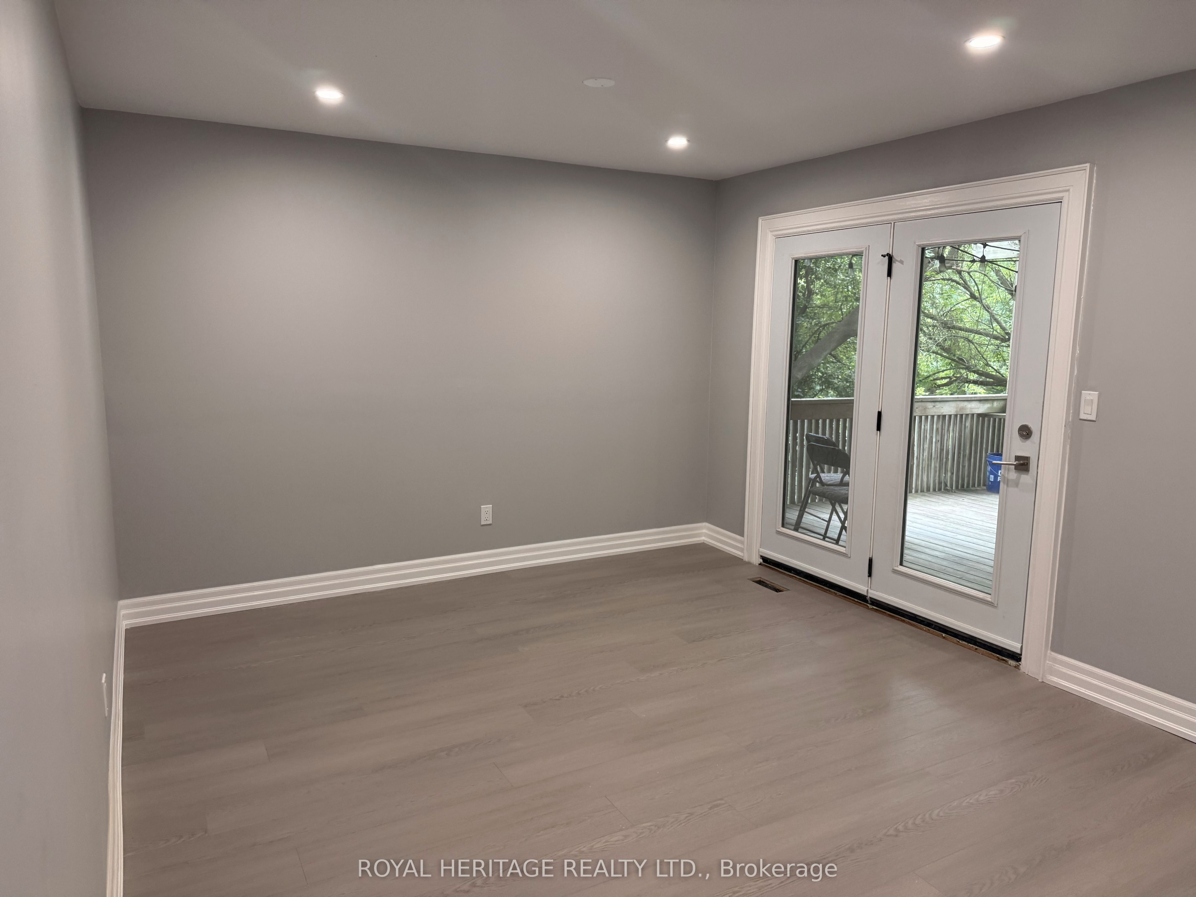 286 Lorindale Drive B Property Photo 6