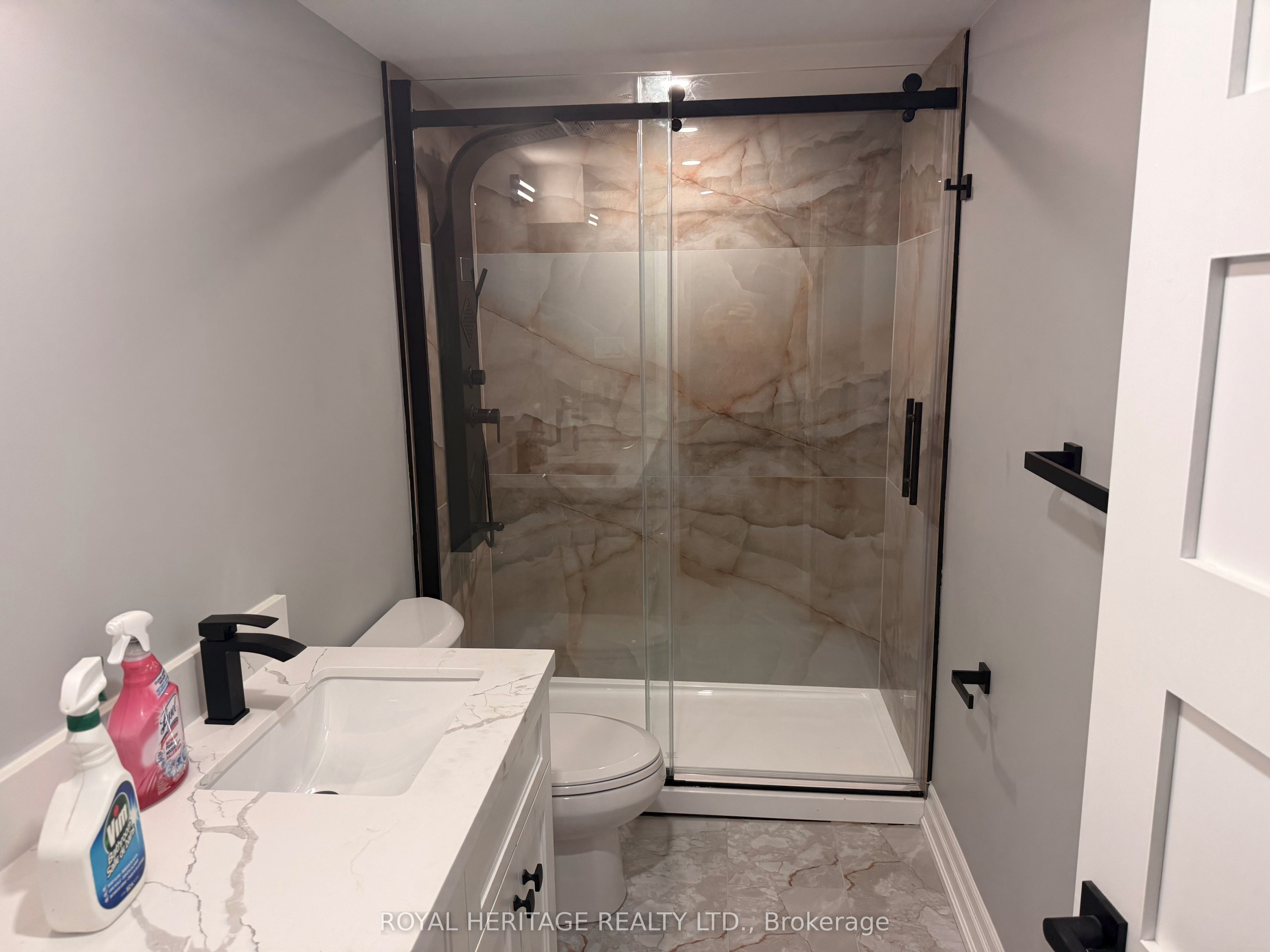 286 Lorindale Drive B Property Photo 19