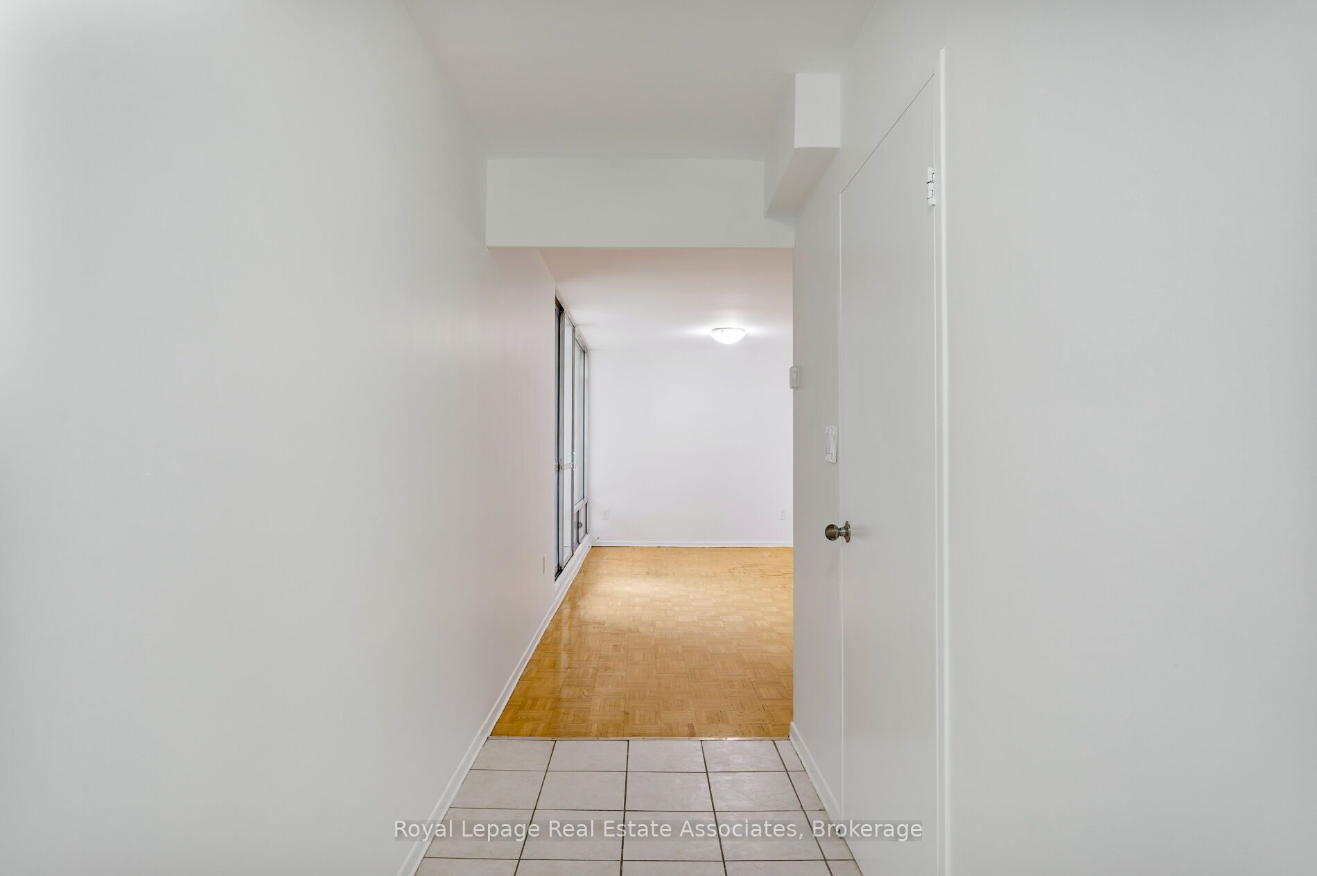 5 Massey Square 1710 Property Photo 4
