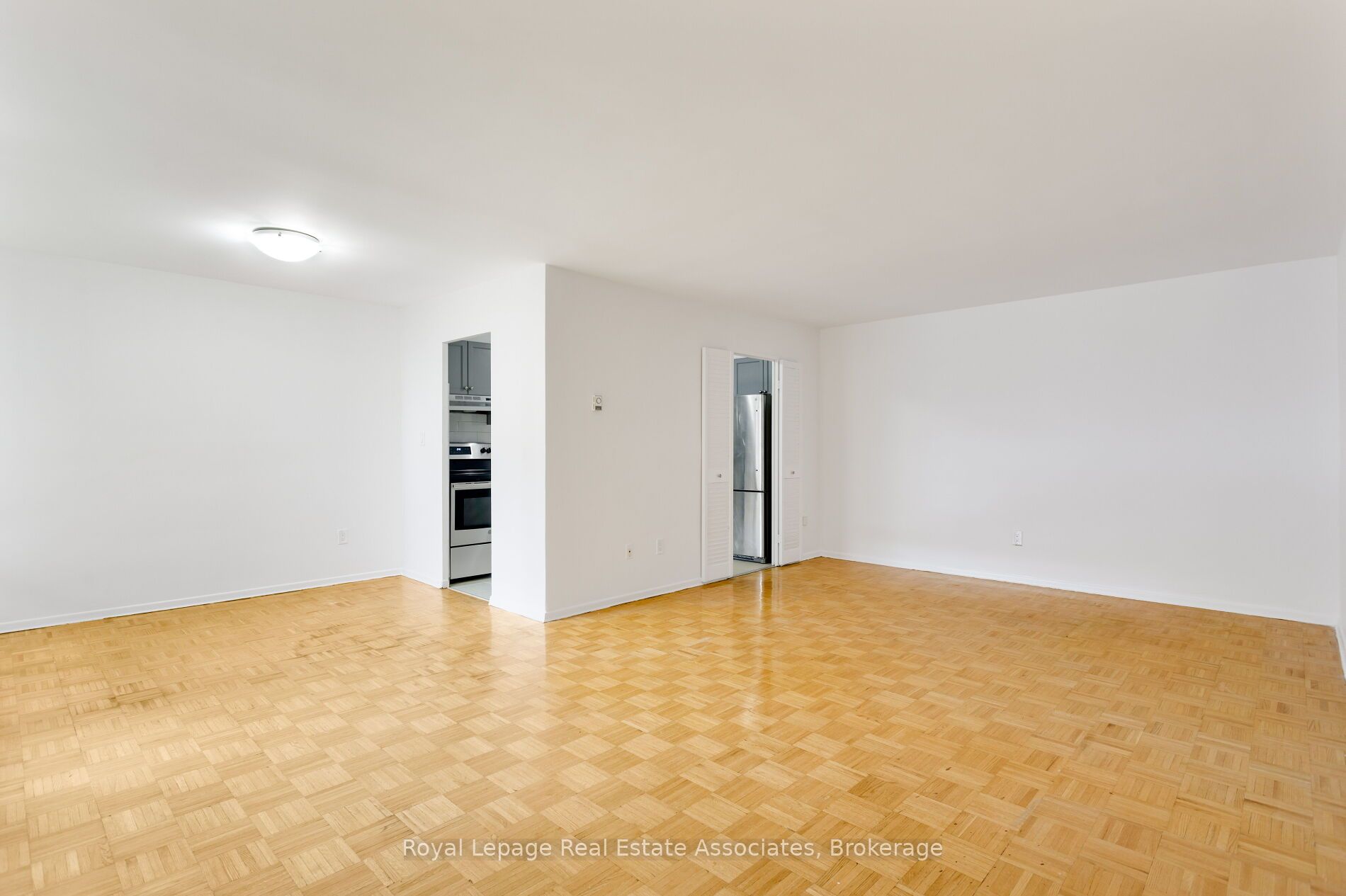 5 Massey Square 1710 Property Photo 5