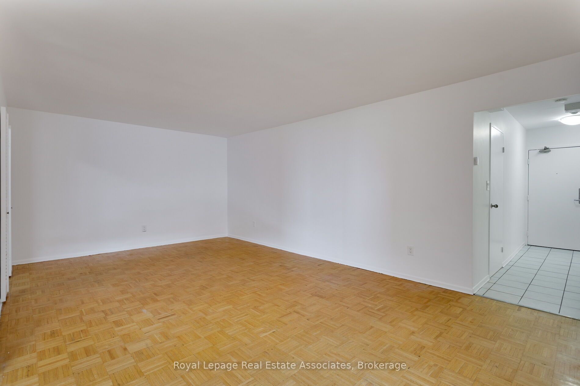 5 Massey Square 1710 Property Photo 6
