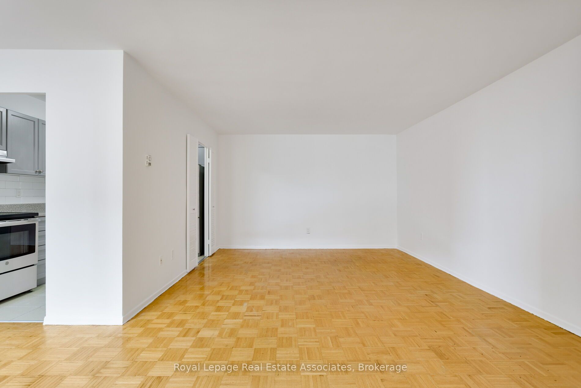 5 Massey Square 1710 Property Photo 8