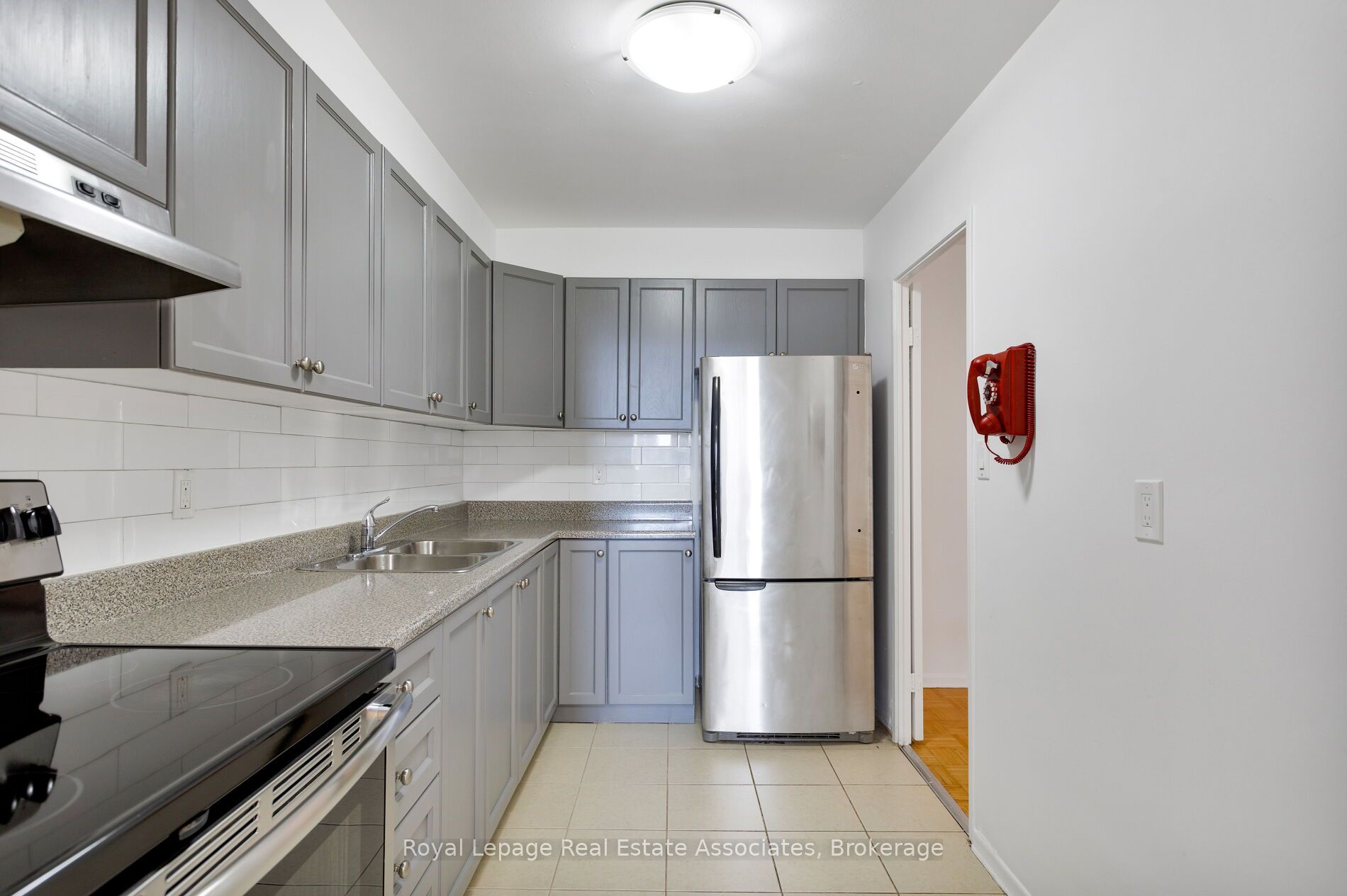5 Massey Square 1710 Property Photo 13