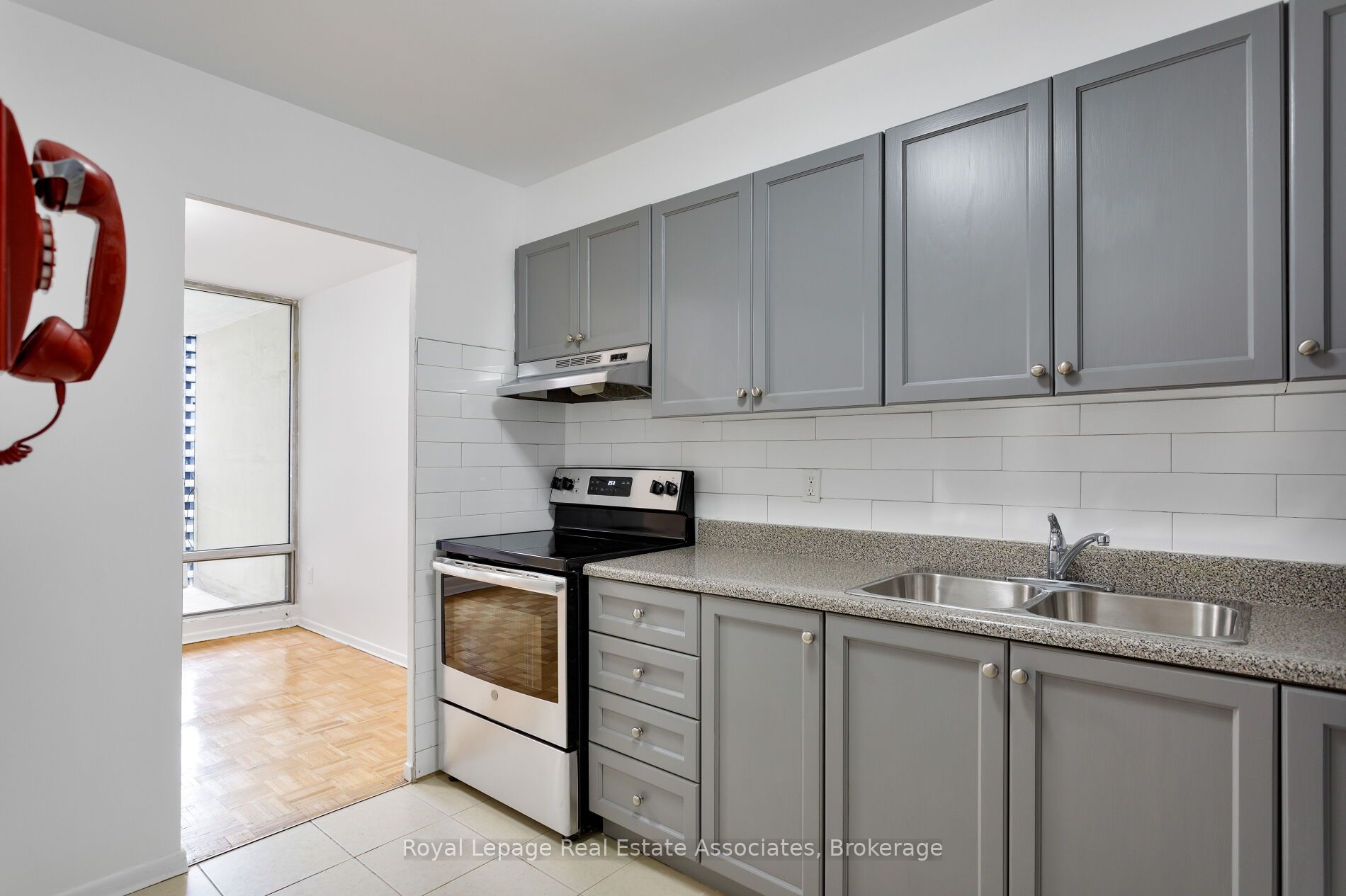 5 Massey Square 1710 Property Photo 15