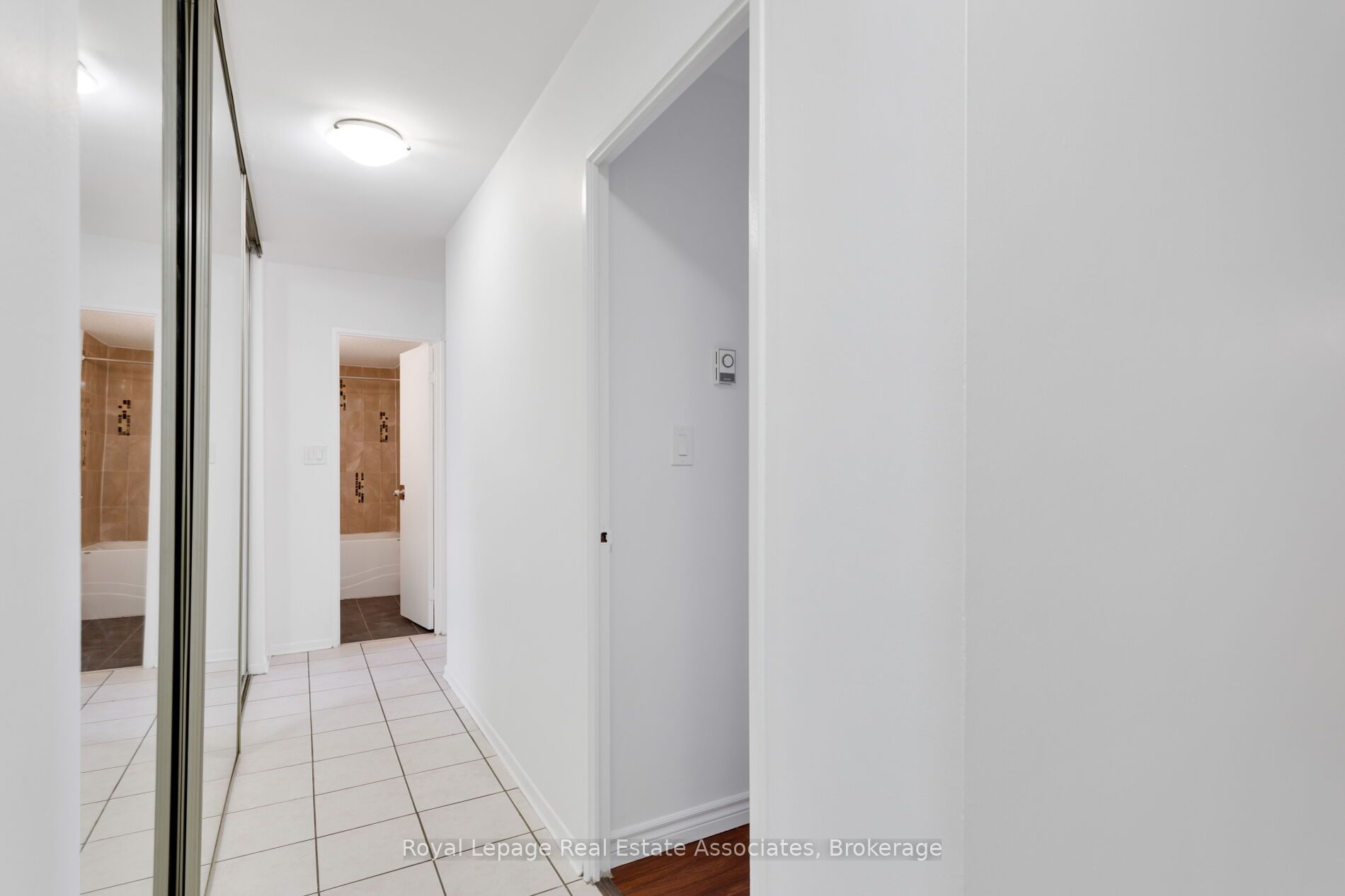 5 Massey Square 1710 Property Photo 20