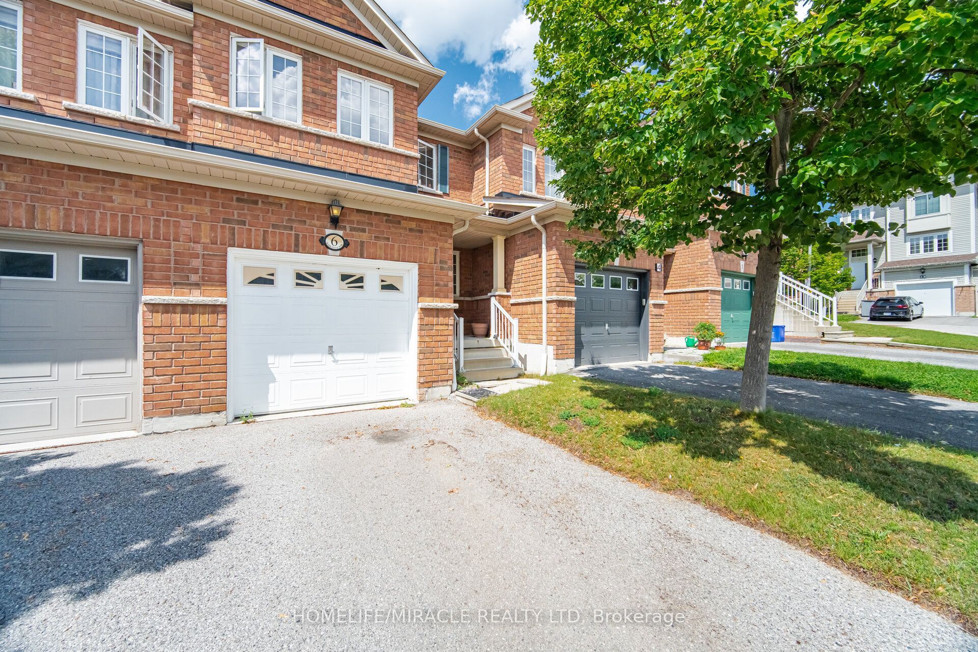 6 Barkdale Way Property Photo 2