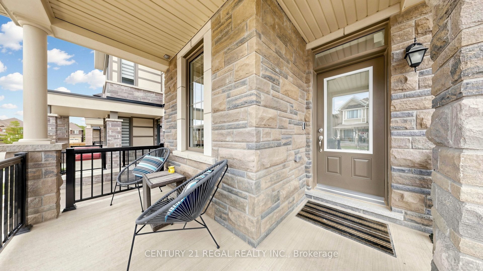 1403 Longspur Trail Property Photo 3