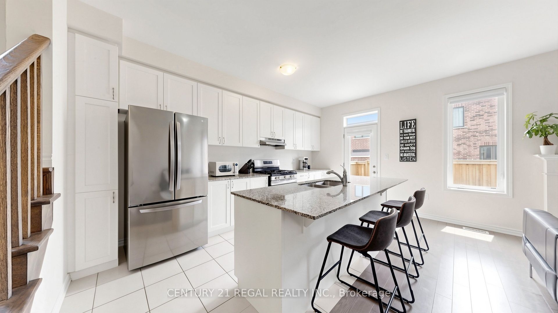 1403 Longspur Trail Property Photo 6