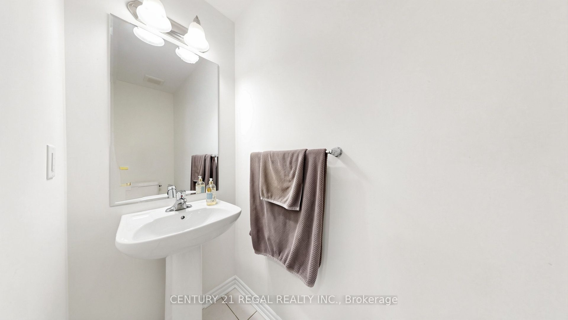 1403 Longspur Trail Property Photo 14