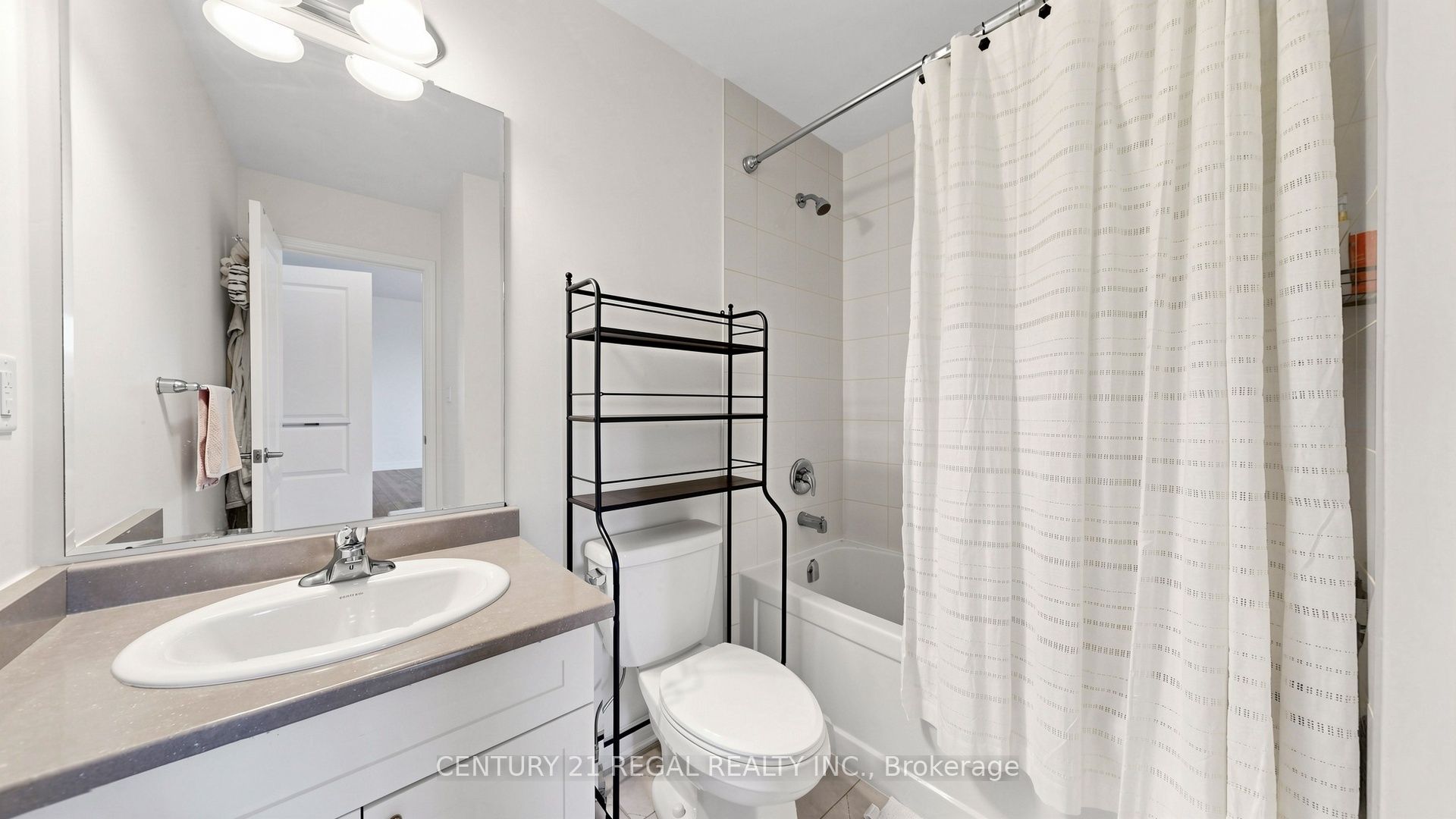 1403 Longspur Trail Property Photo 29