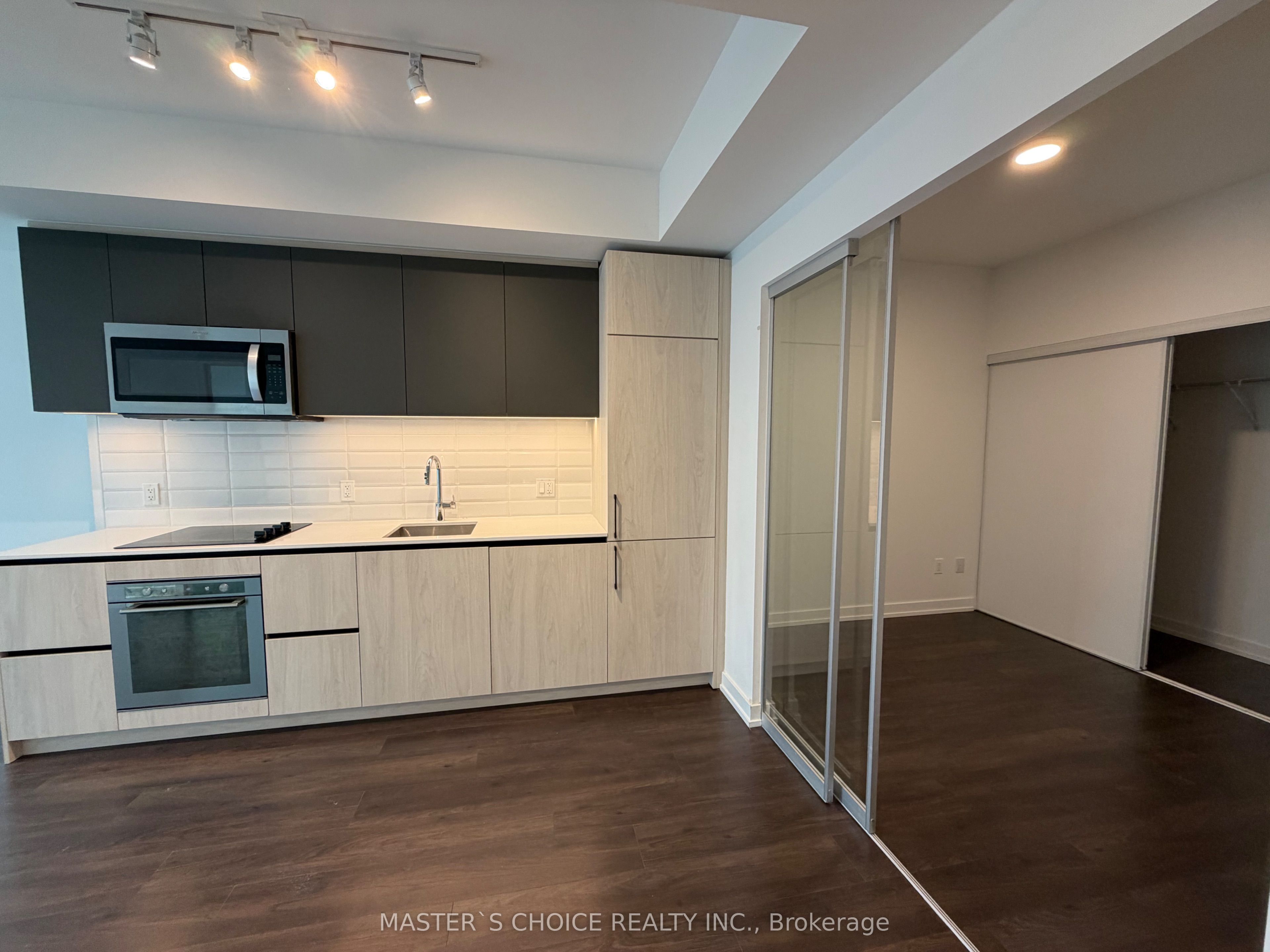 150 Logan Avenue 323 Property Photo 6