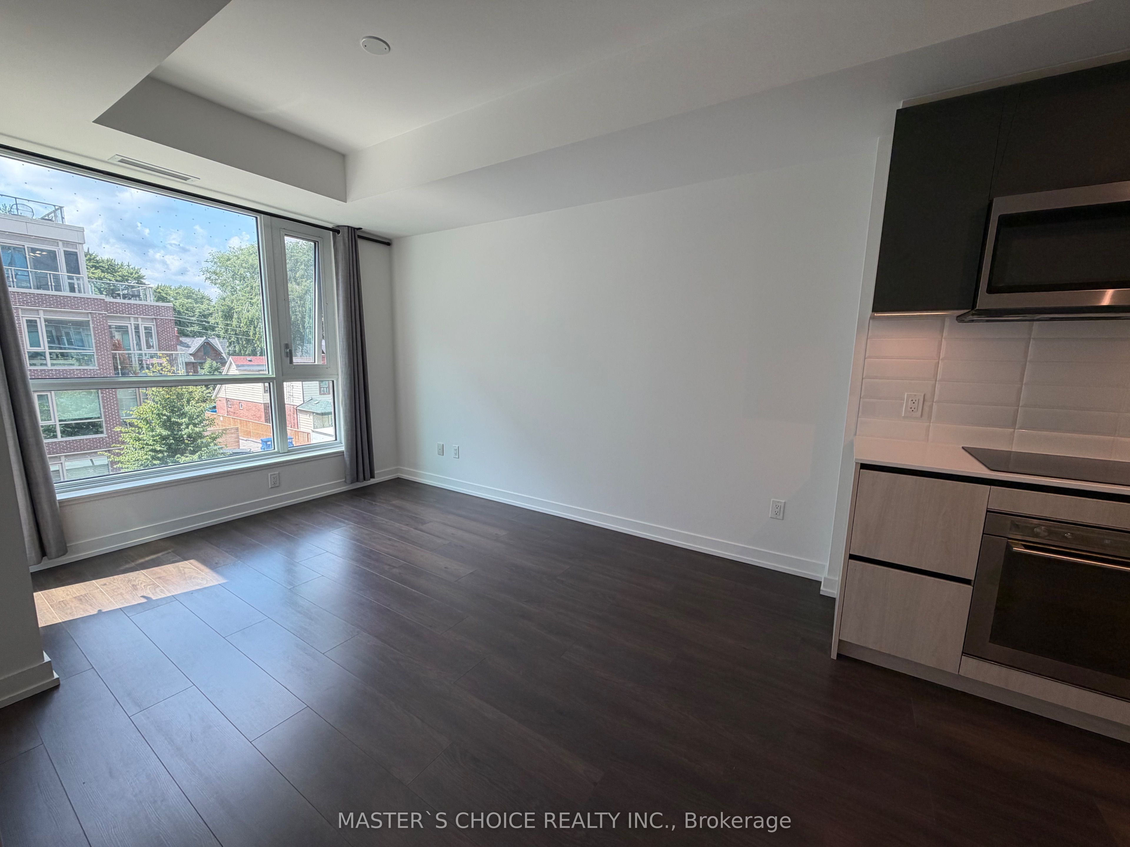 150 Logan Avenue 323 Property Photo 8