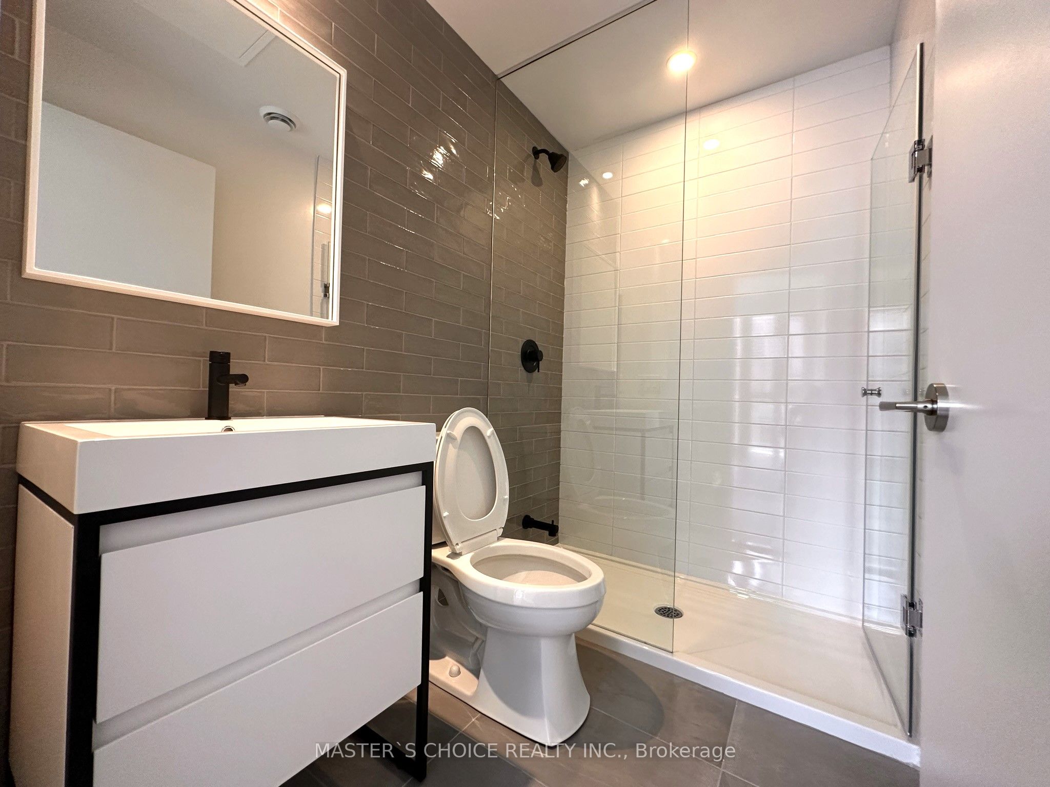 150 Logan Avenue 323 Property Photo 16