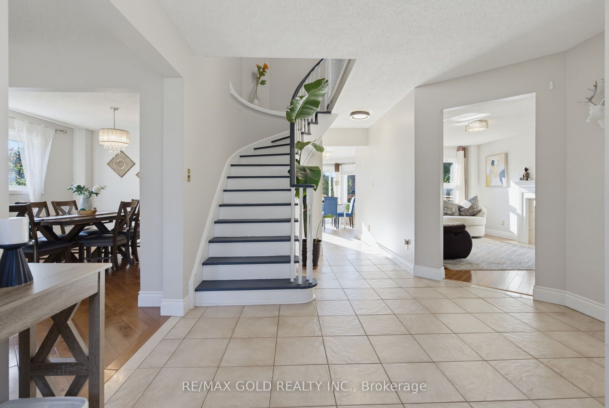 38 Silverbirch Place Property Photo 6