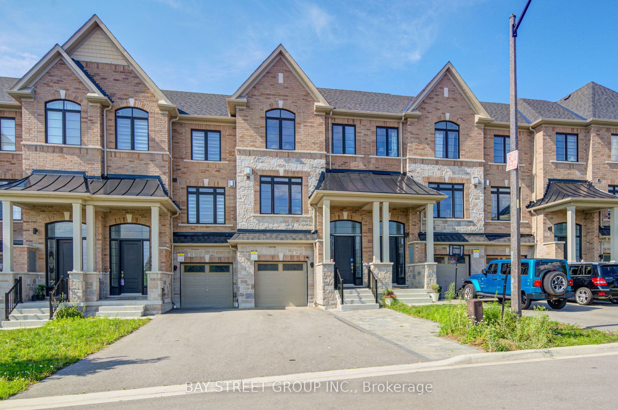 36 Elkington Crescent Property Photo 1