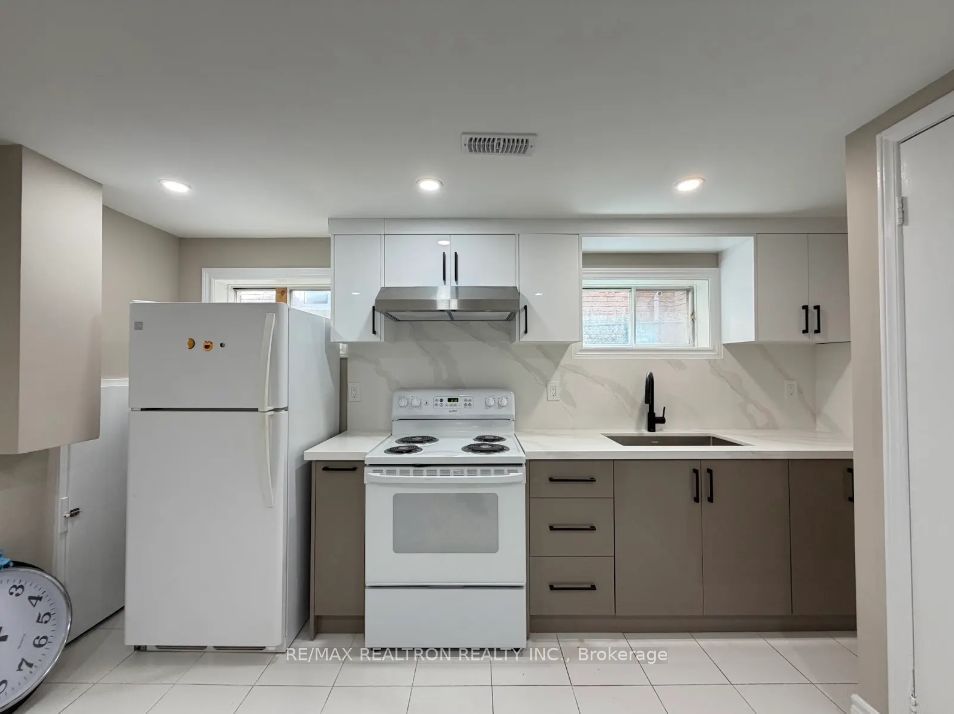 122 Copperwood Square Property Photo 8