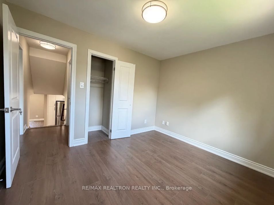 122 Copperwood Square Property Photo 18