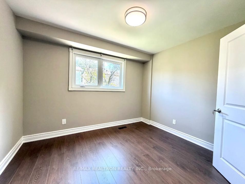122 Copperwood Square Property Photo 27