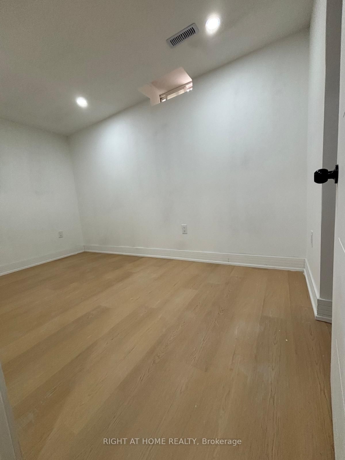 31 Orleans Drive Basement Property Photo 8