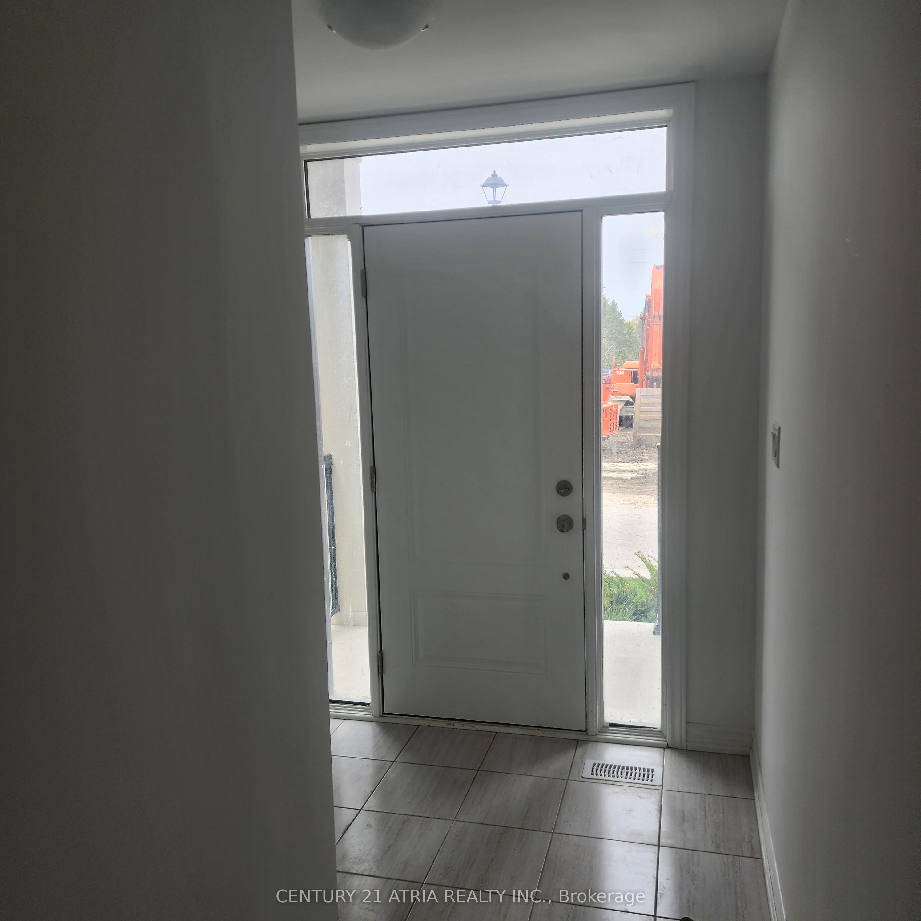 791 Chinook Path Property Photo 2