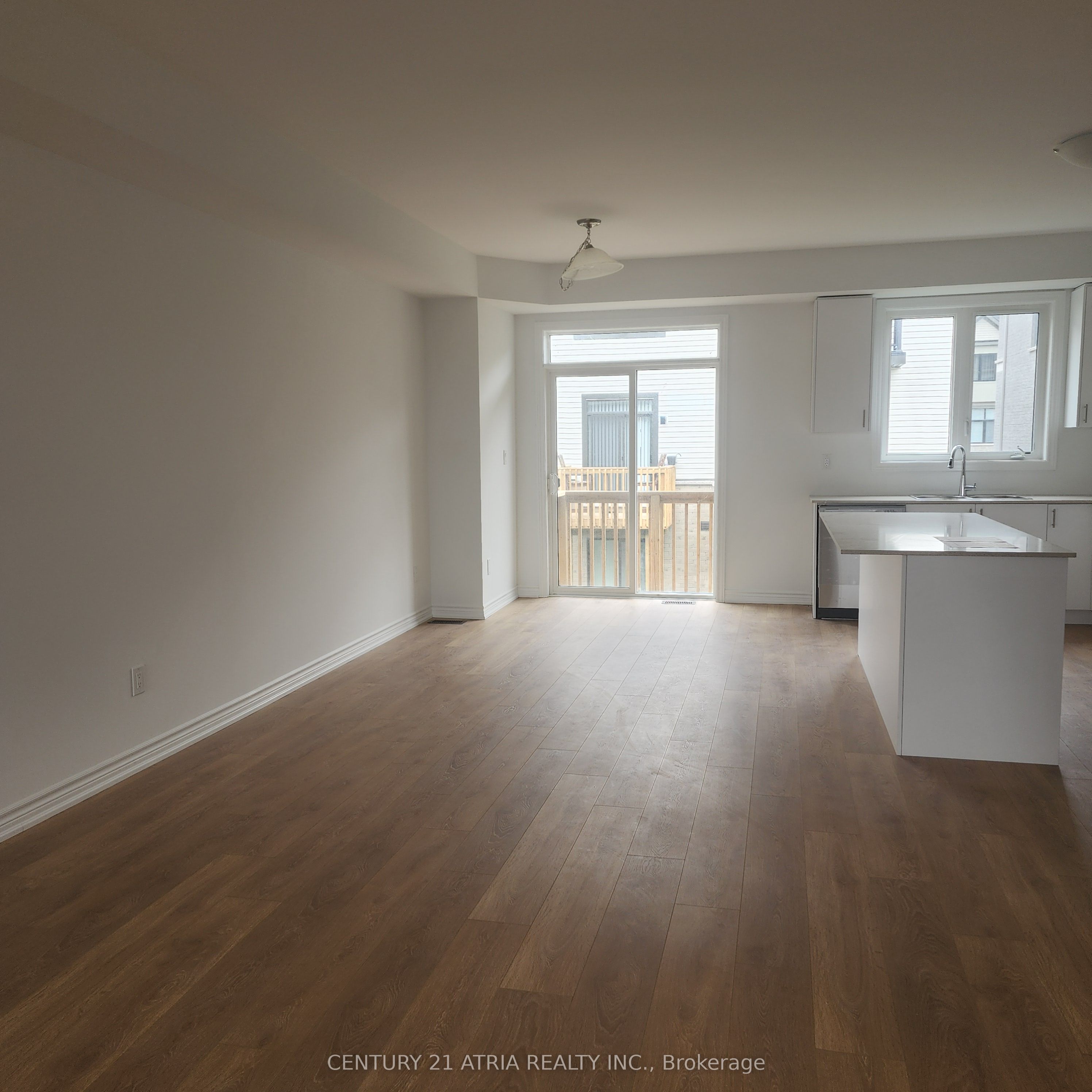 791 Chinook Path Property Photo 3