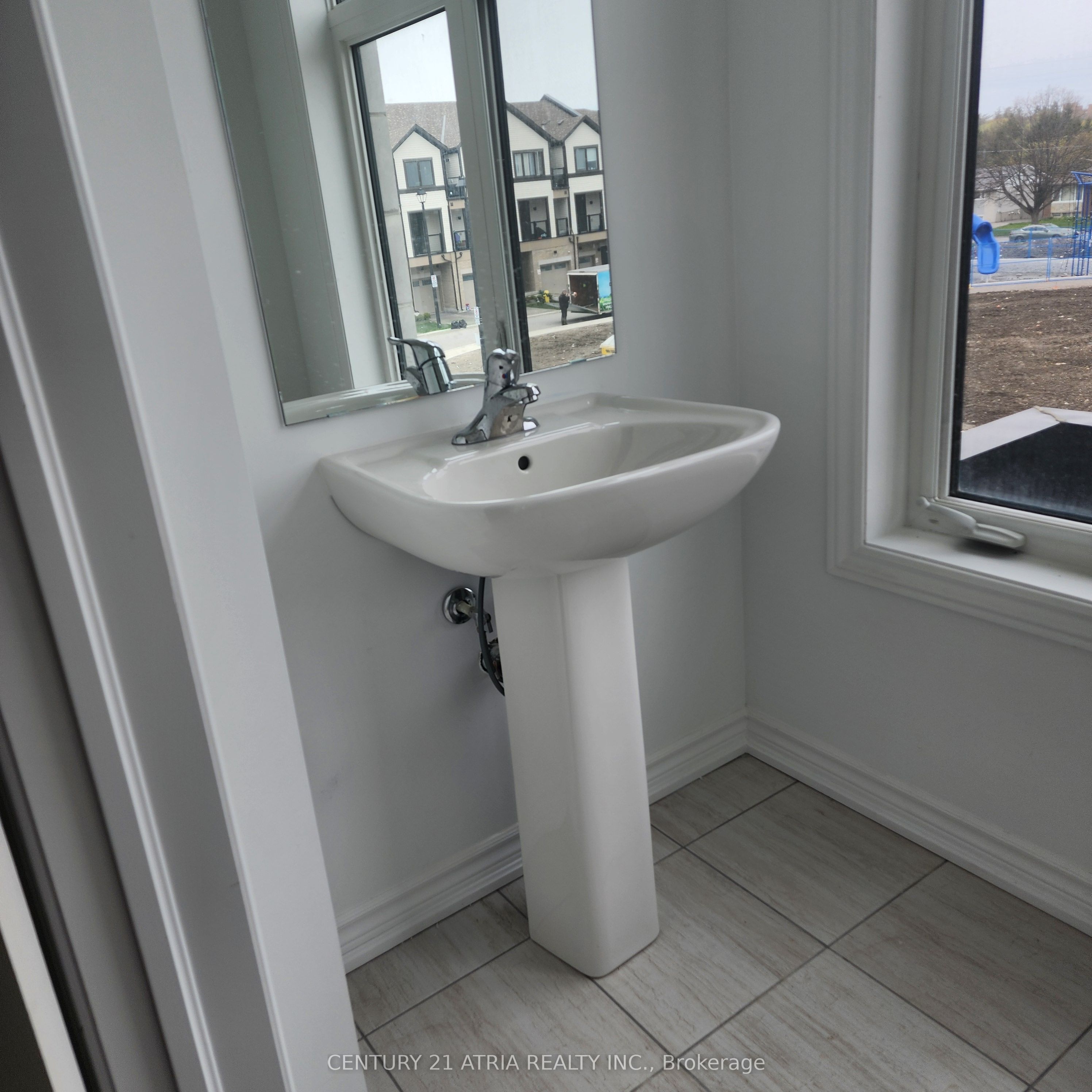 791 Chinook Path Property Photo 5