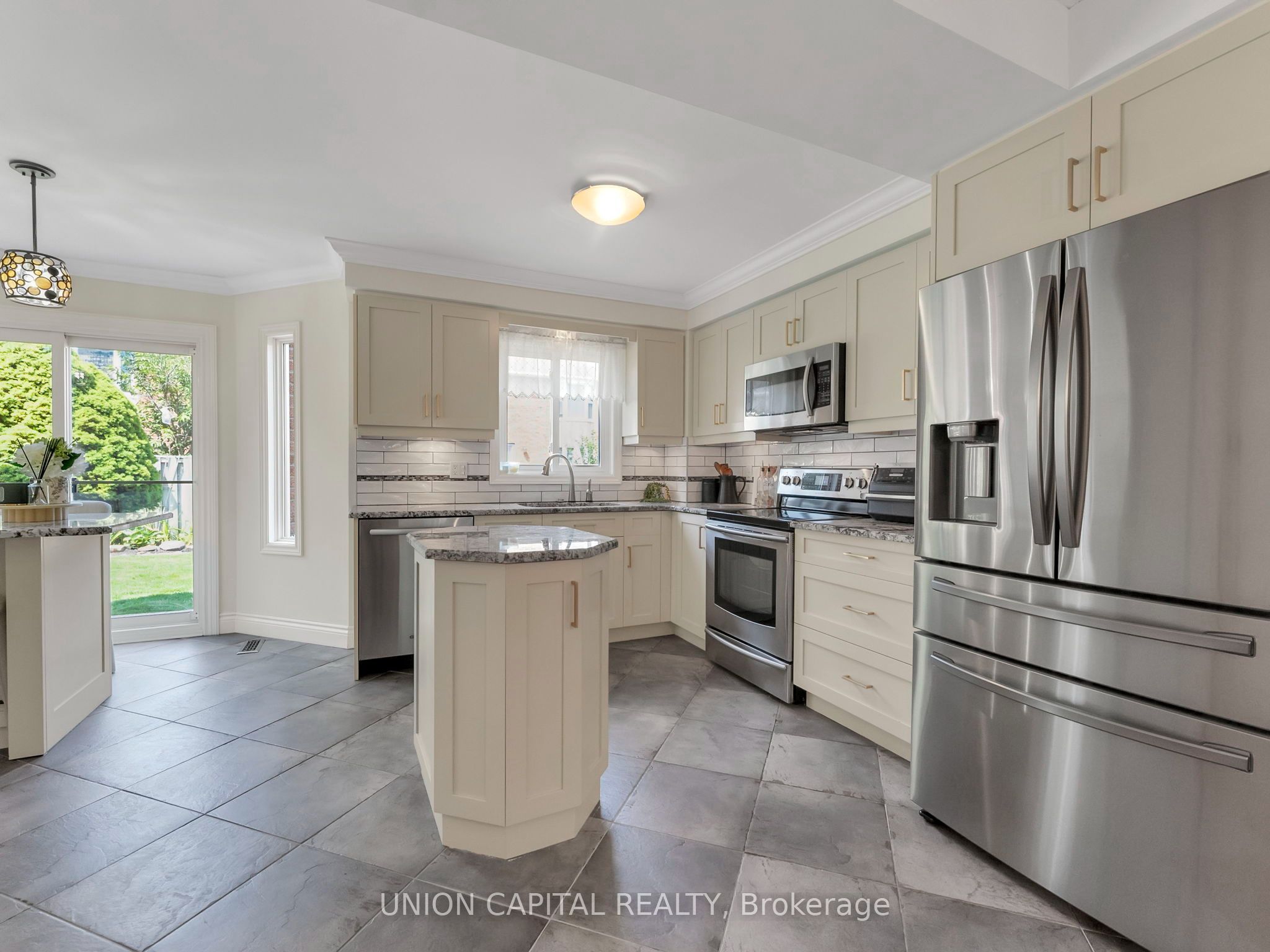 772 Pebble Court Property Photo 13