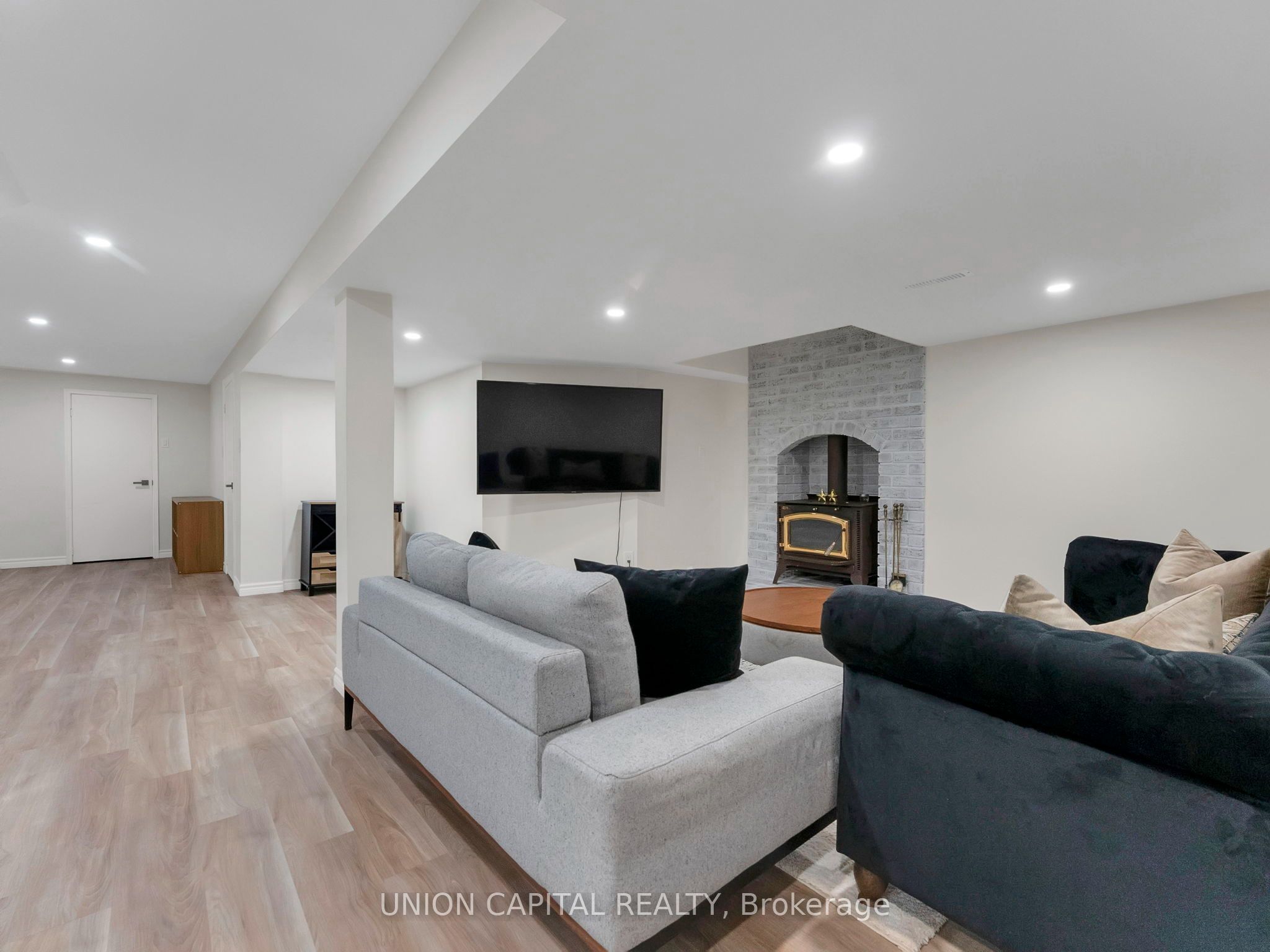 772 Pebble Court Property Photo 32