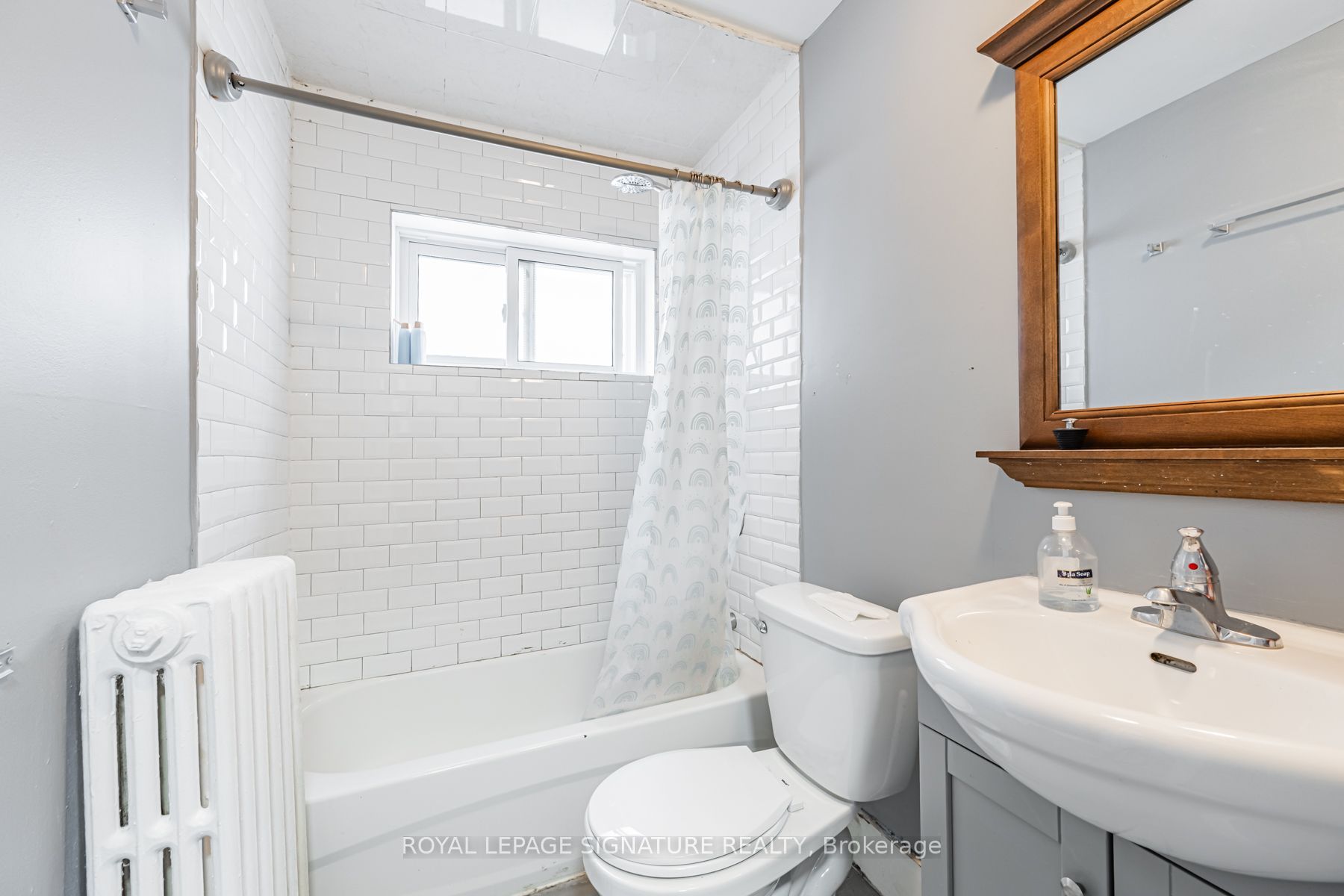 2935 St Clair Avenue E Property Photo 10
