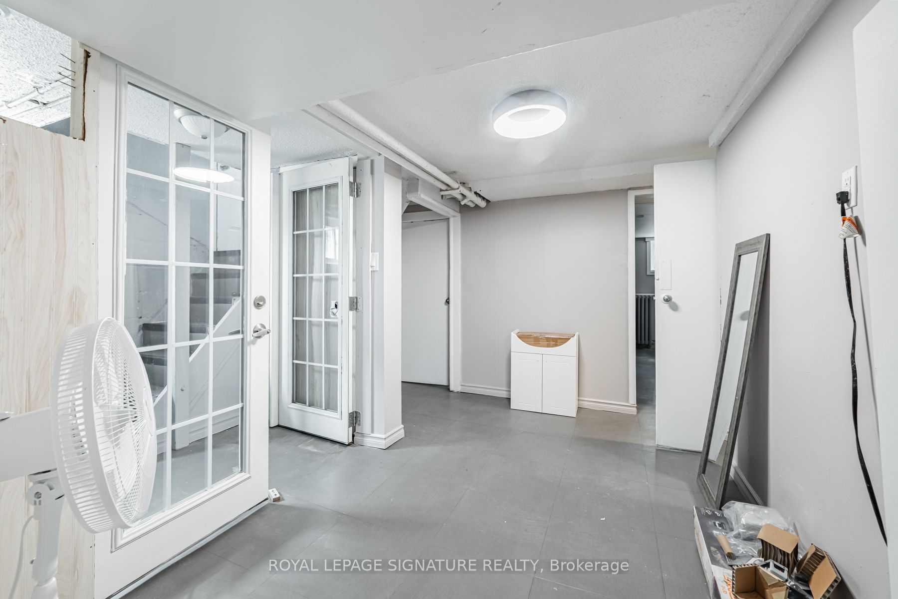 2935 St Clair Avenue E Property Photo 20