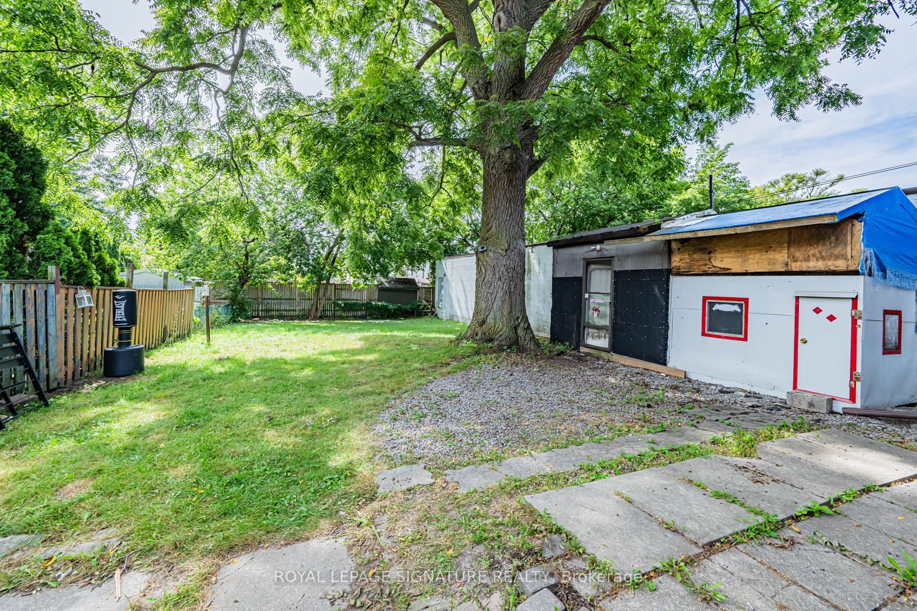 2935 St Clair Avenue E Property Photo 31