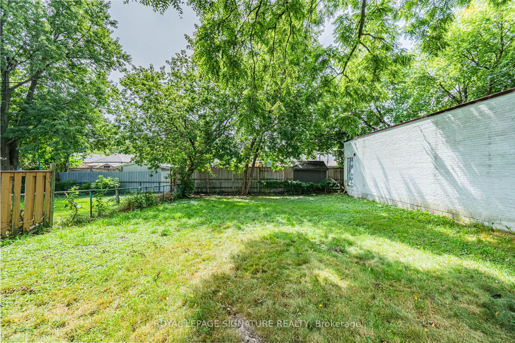 2935 St Clair Avenue E Property Photo 34