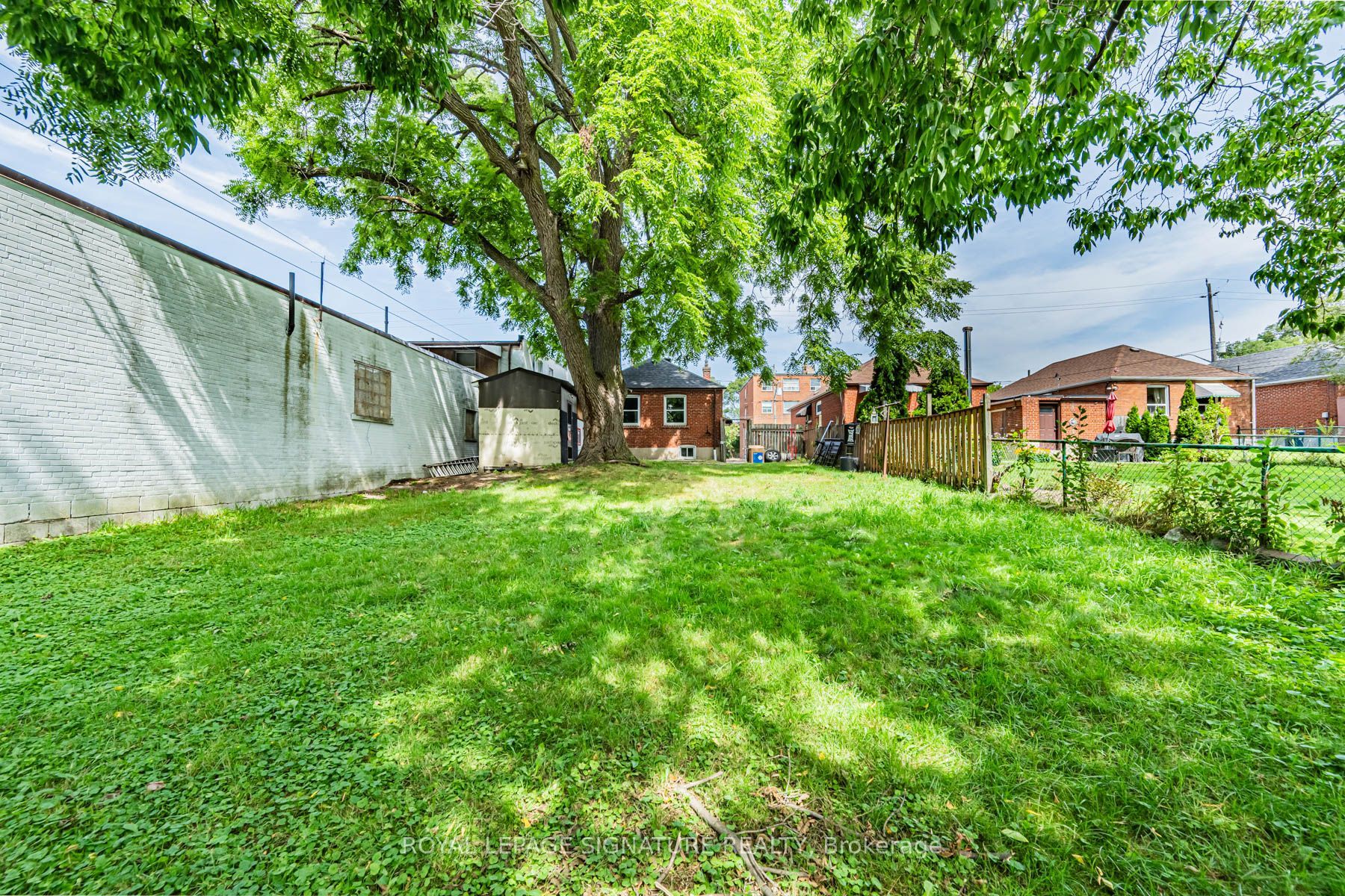 2935 St Clair Avenue E Property Photo 35