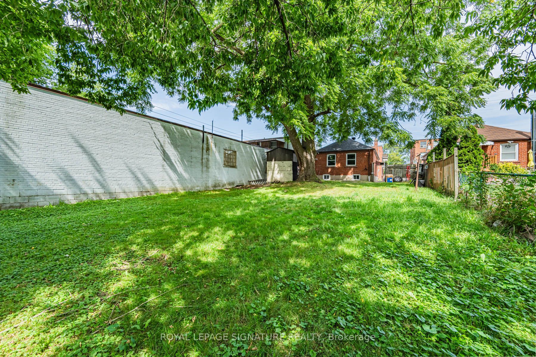 2935 St Clair Avenue E Property Photo 36
