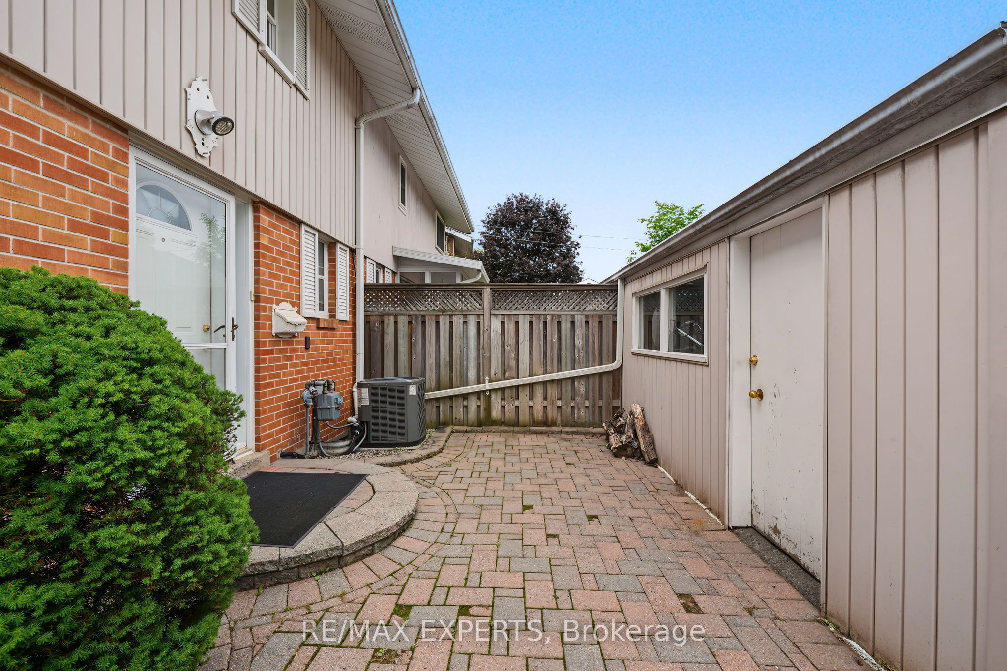 71 Dogwood Crescent Property Photo 5