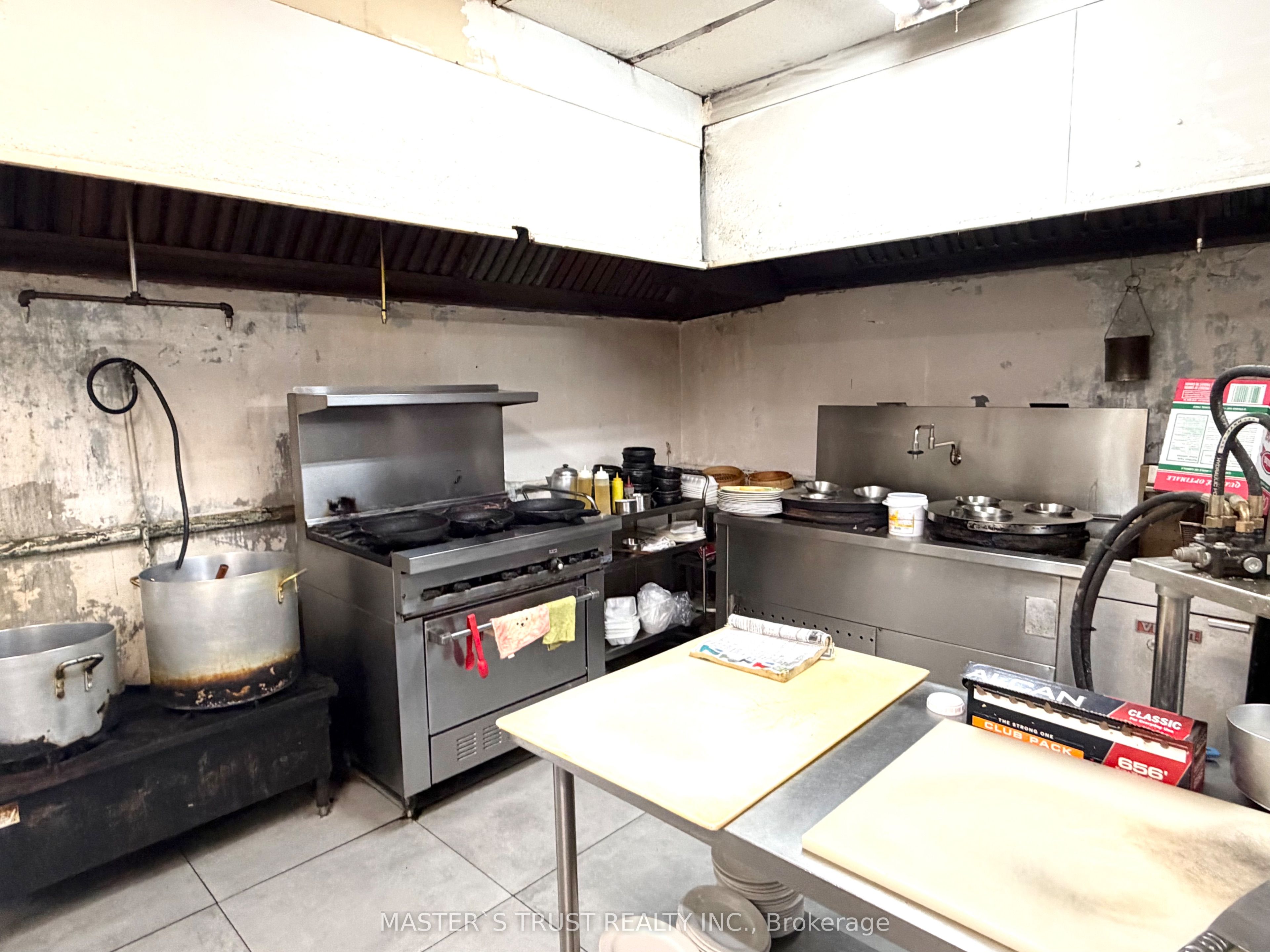4385 Sheppard Avenue E 2&3 Property Photo 4