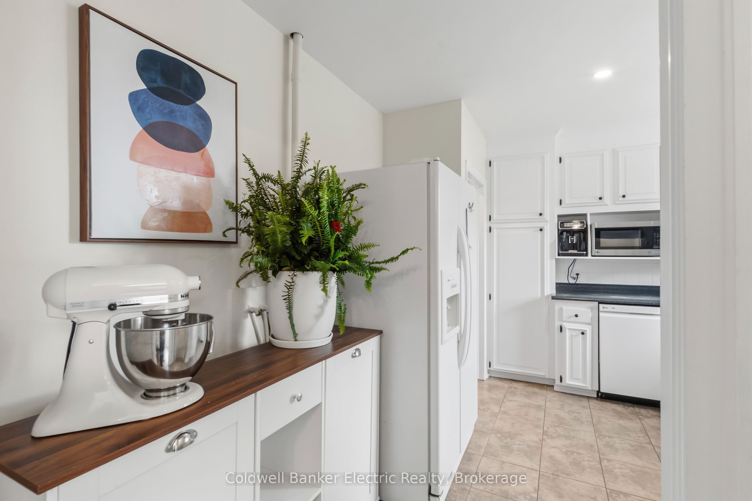326 Cochrane Street Property Photo 8