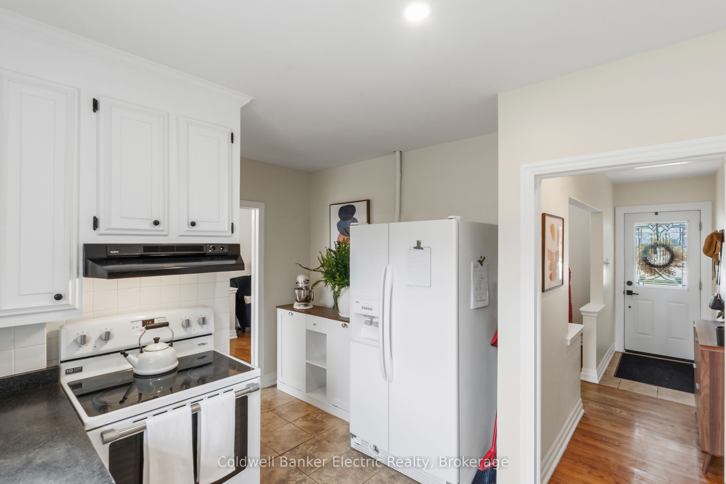 326 Cochrane Street Property Photo 10