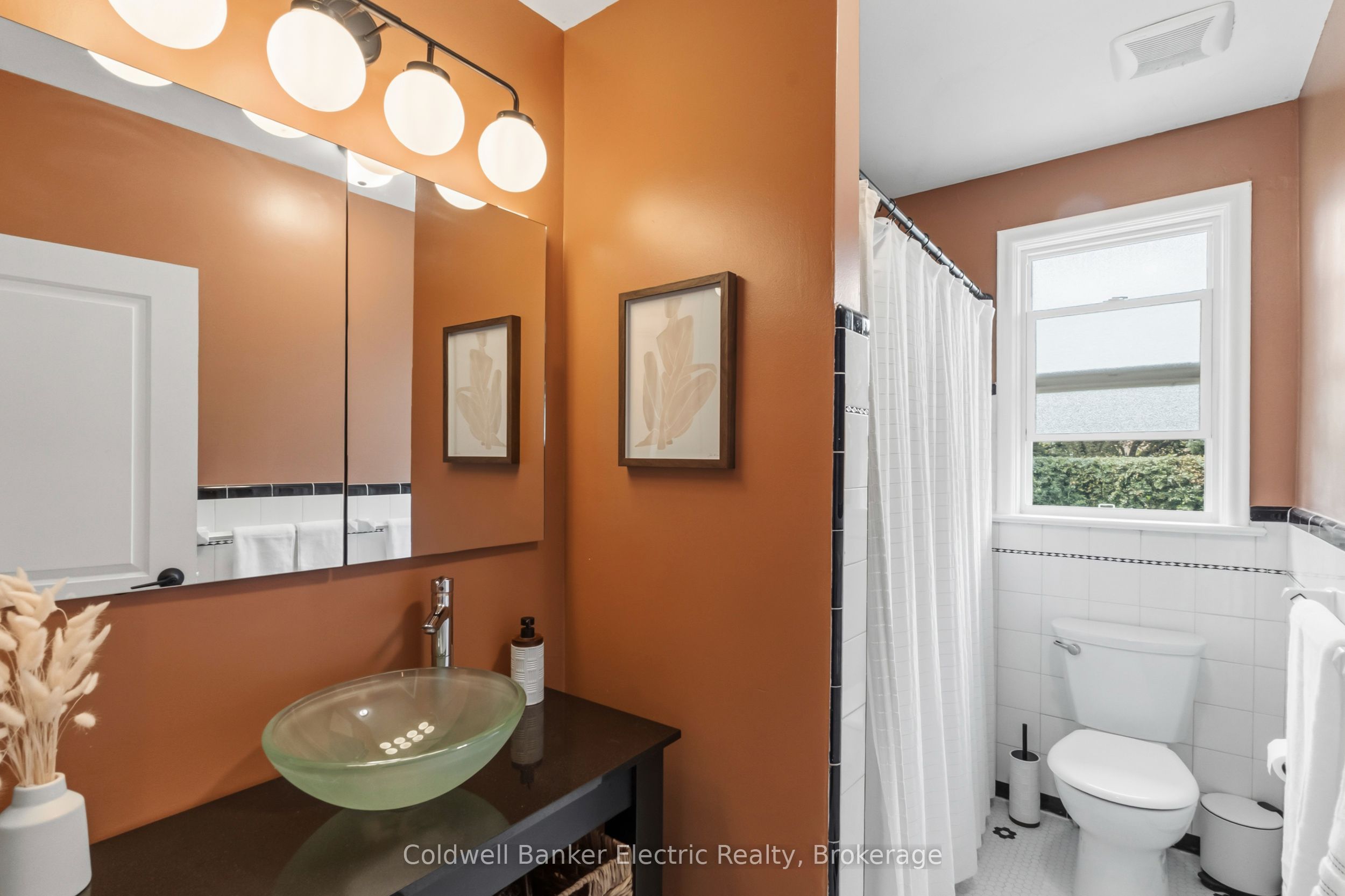 326 Cochrane Street Property Photo 16