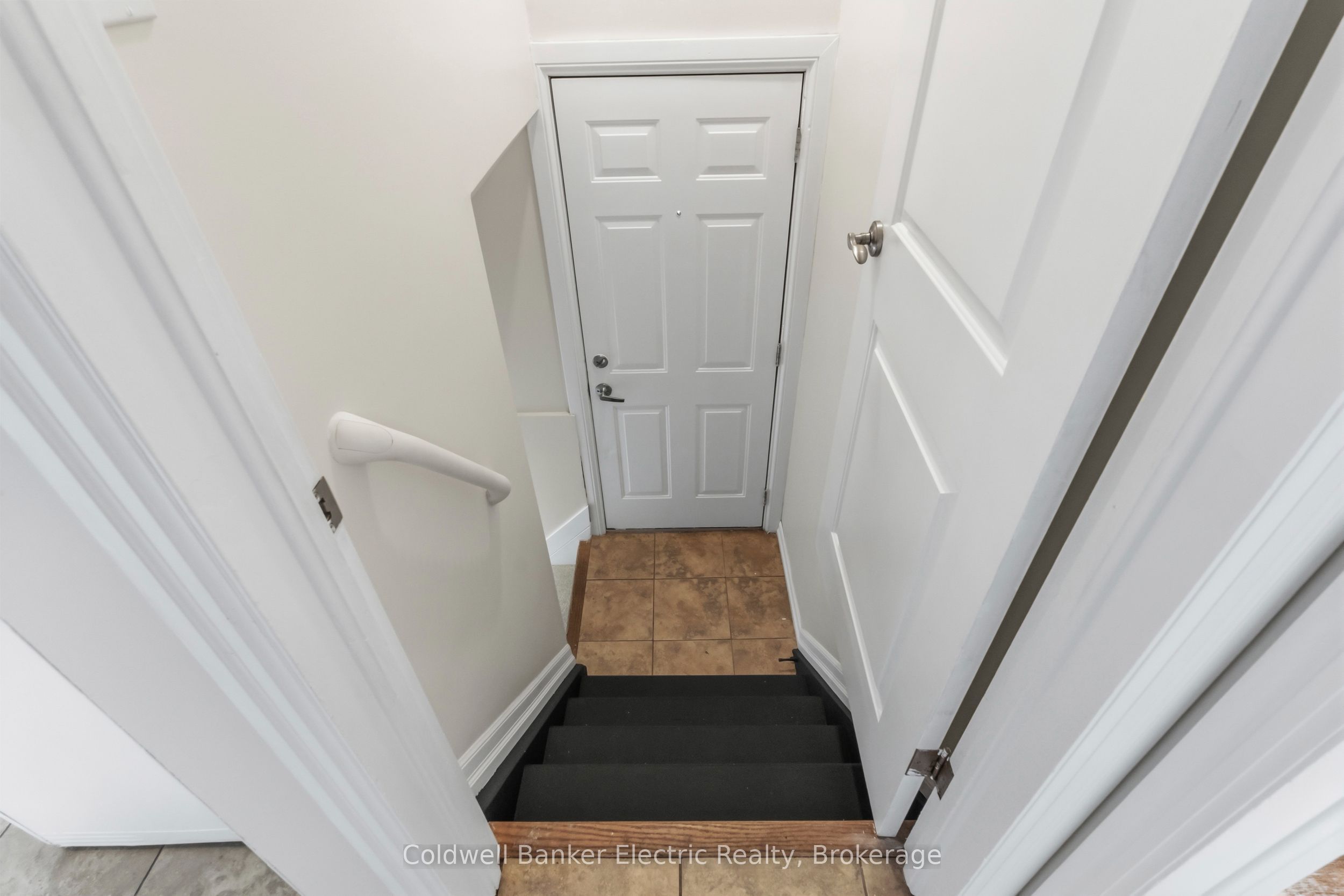 326 Cochrane Street Property Photo 17