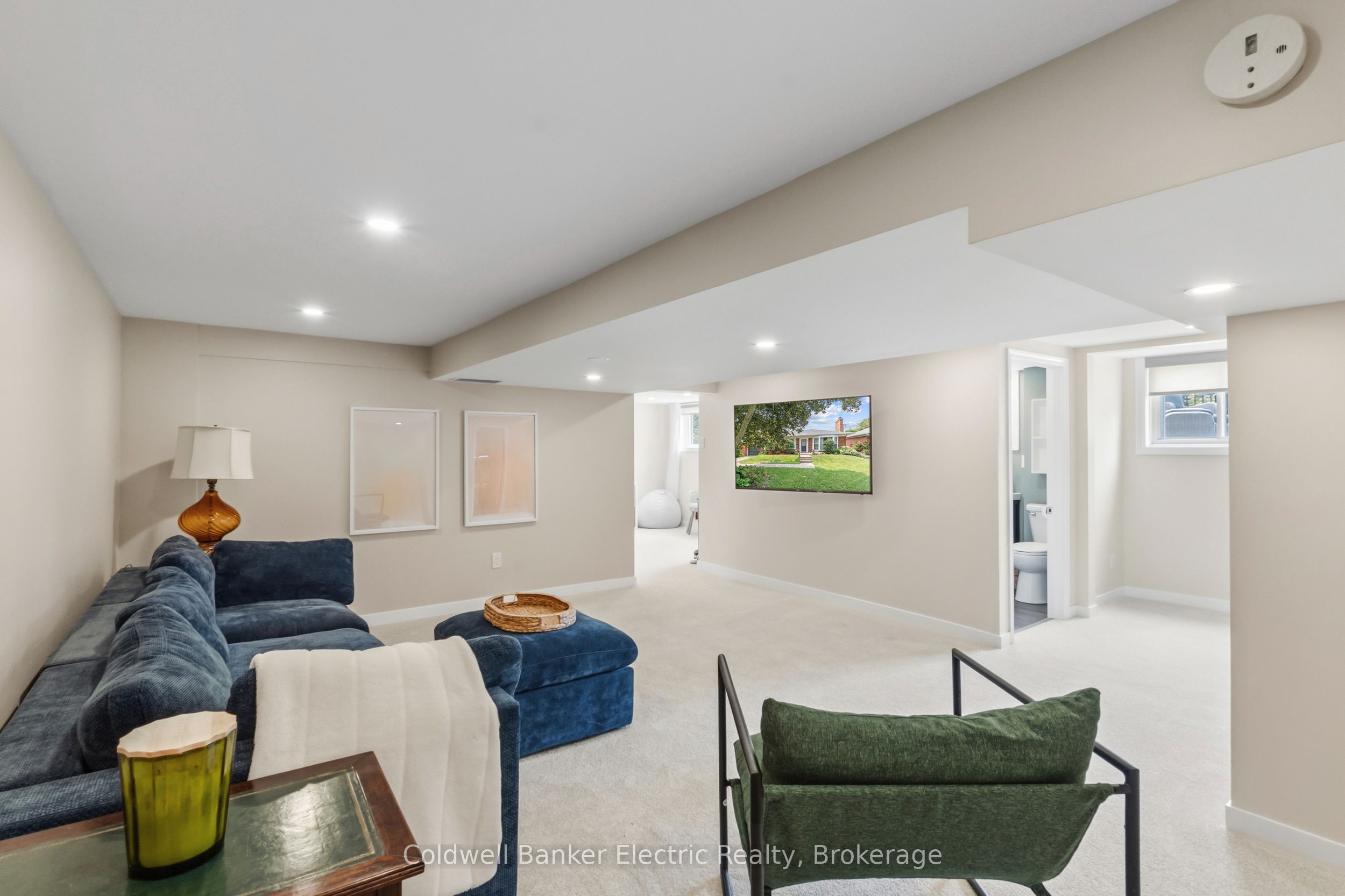 326 Cochrane Street Property Photo 18