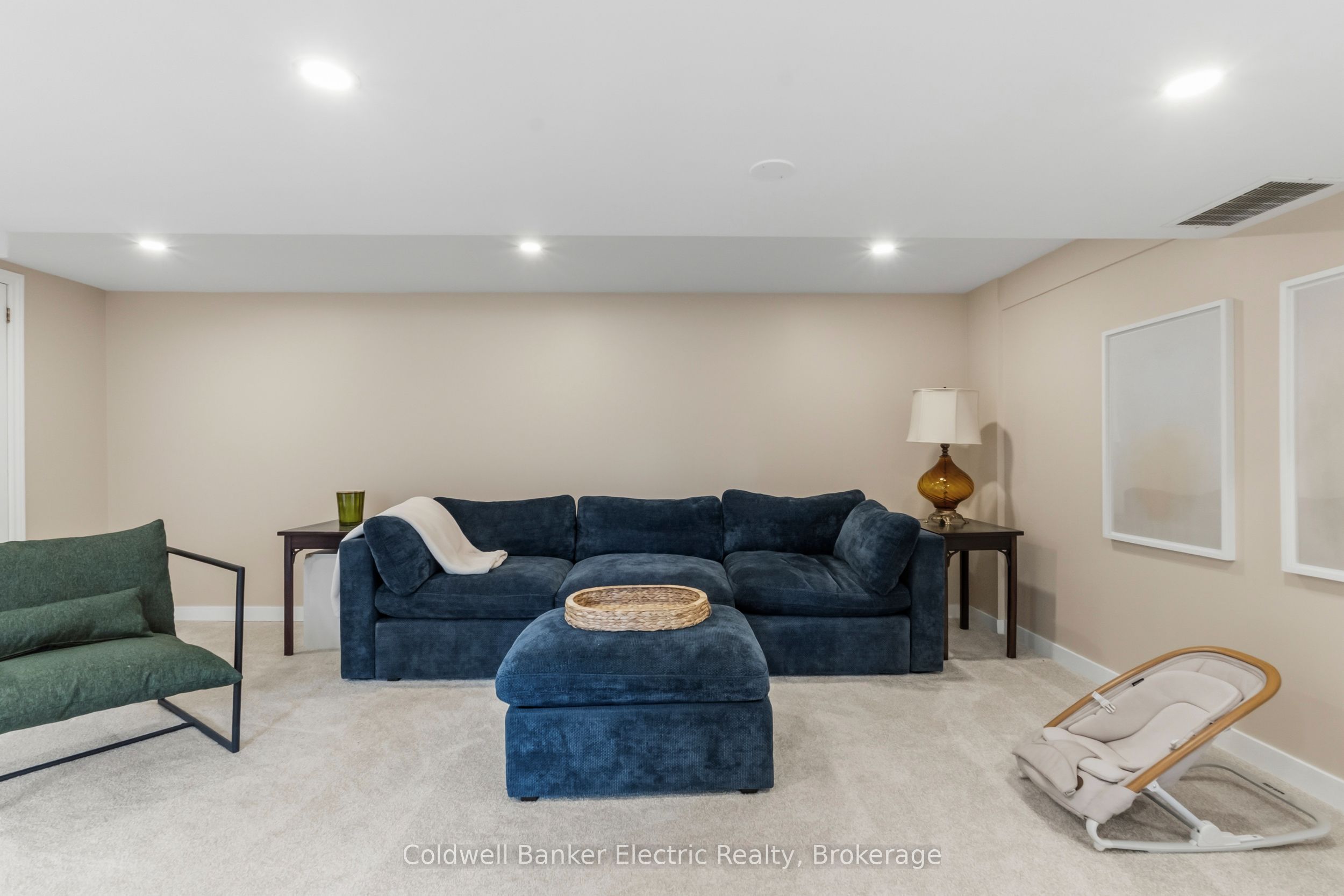 326 Cochrane Street Property Photo 19
