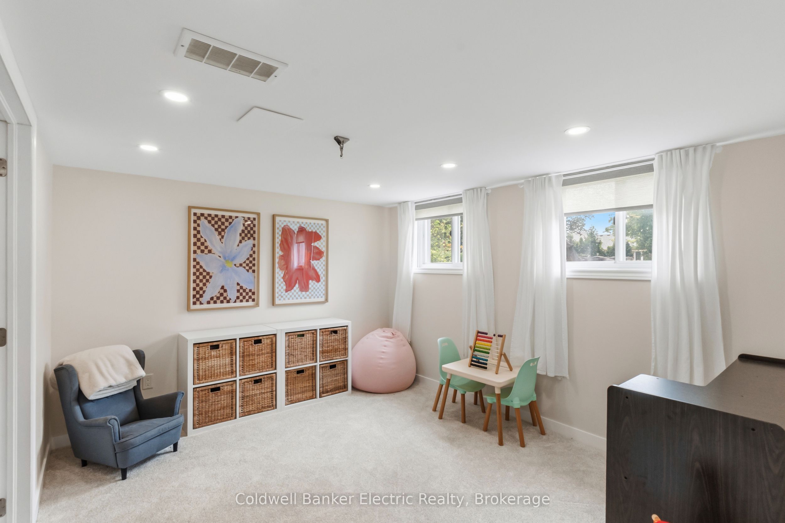 326 Cochrane Street Property Photo 21