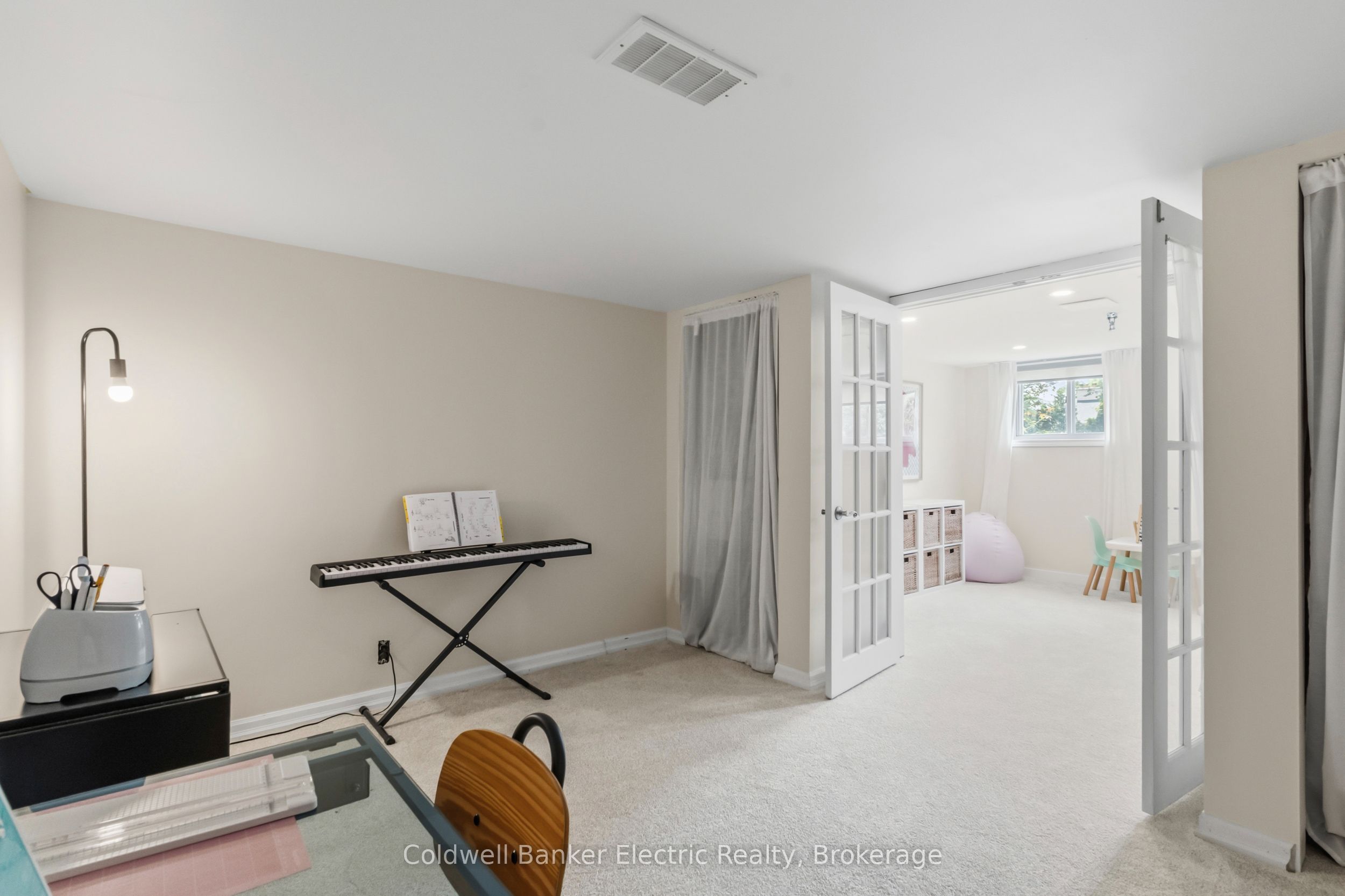 326 Cochrane Street Property Photo 24