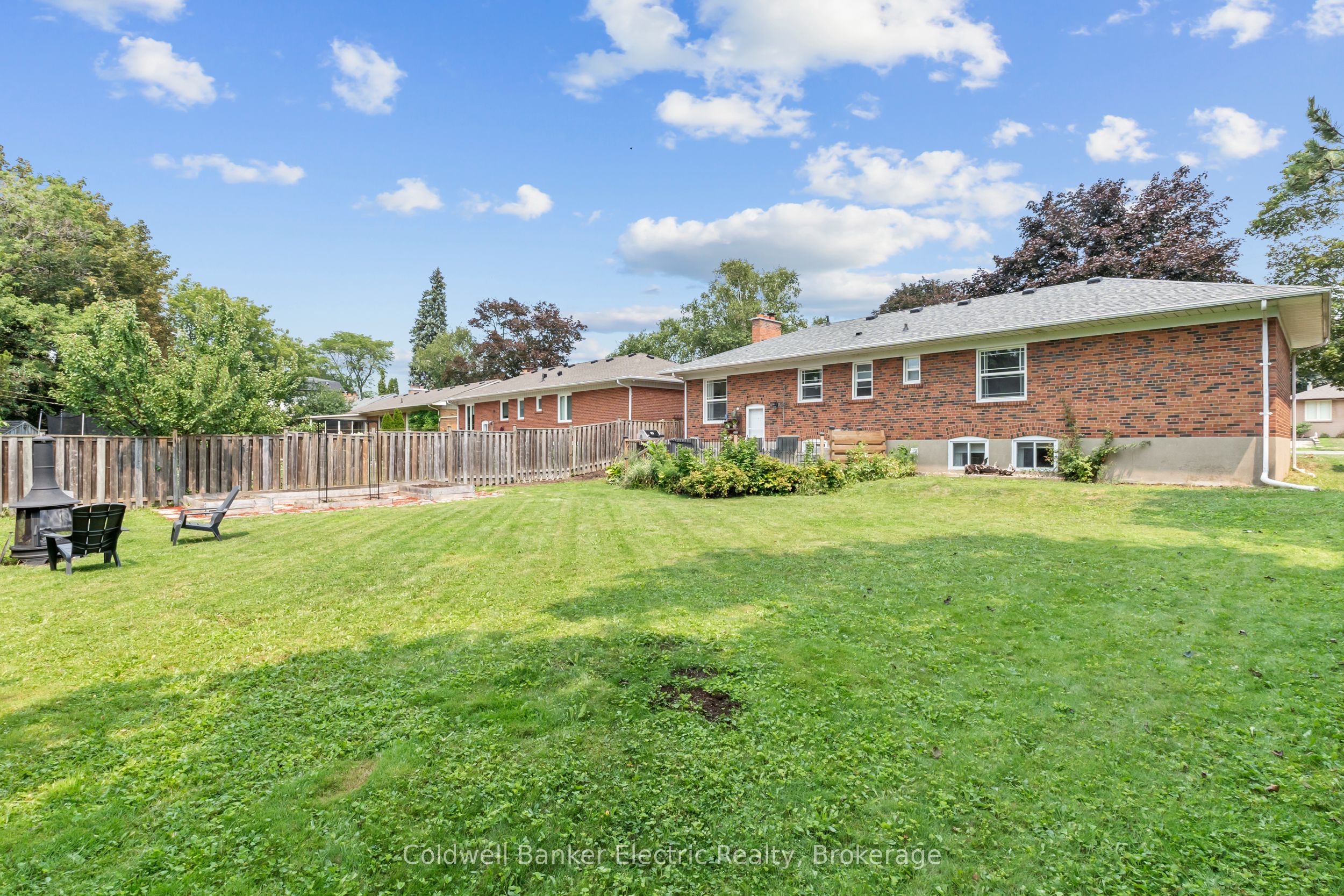 326 Cochrane Street Property Photo 30