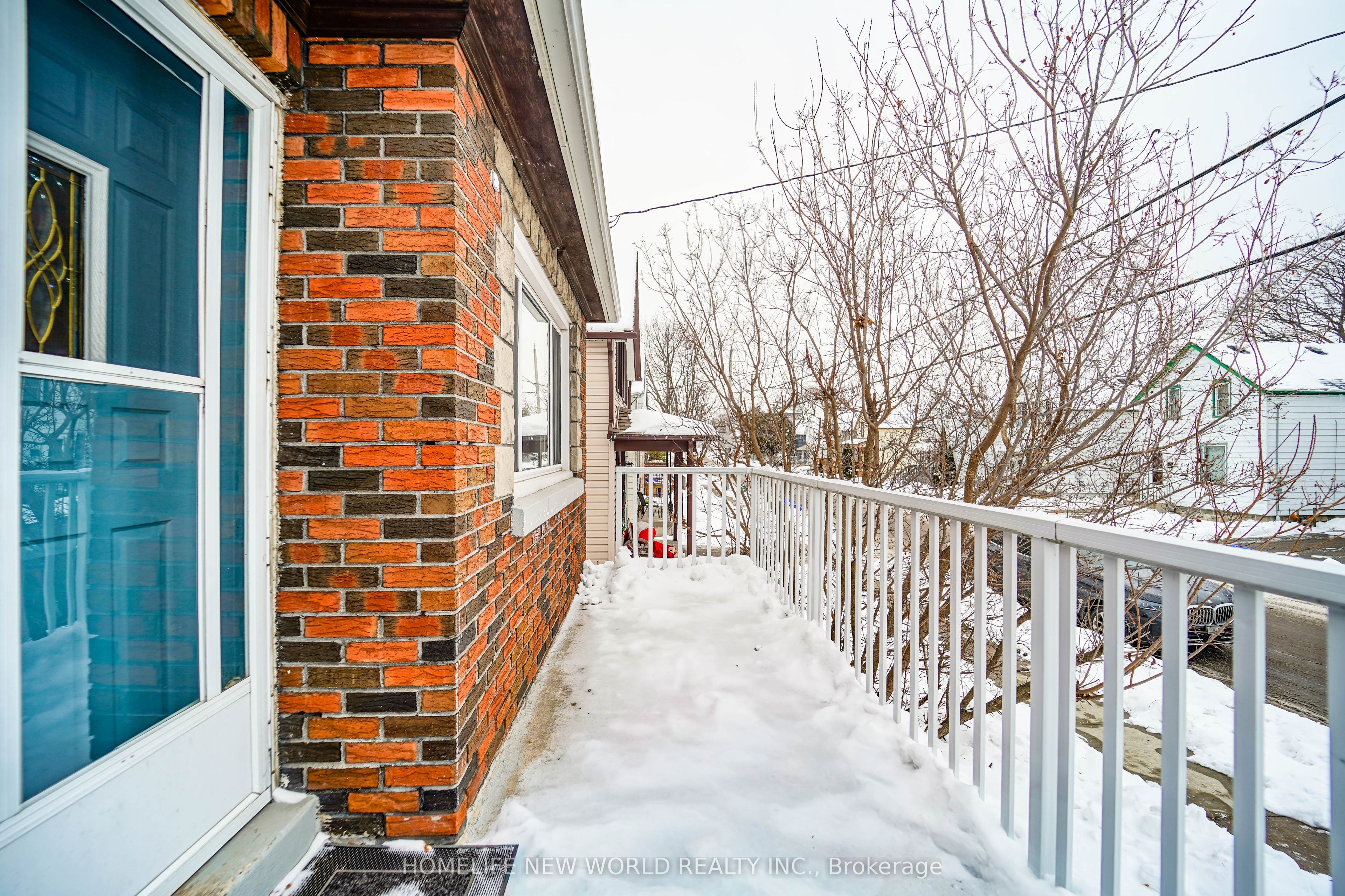 137 Banting Avenue Property Photo 5